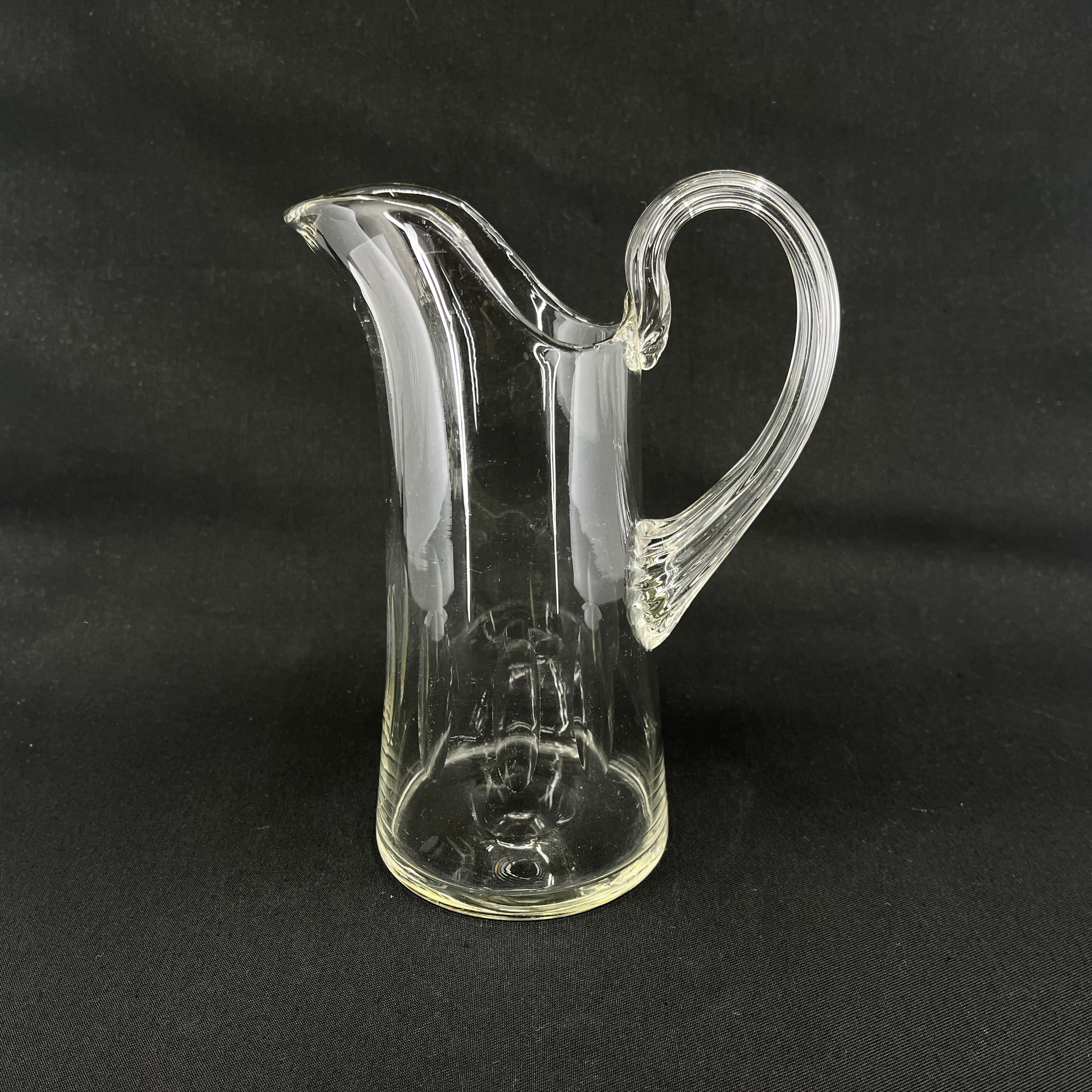 Kande med sneglehank, 19 cm.