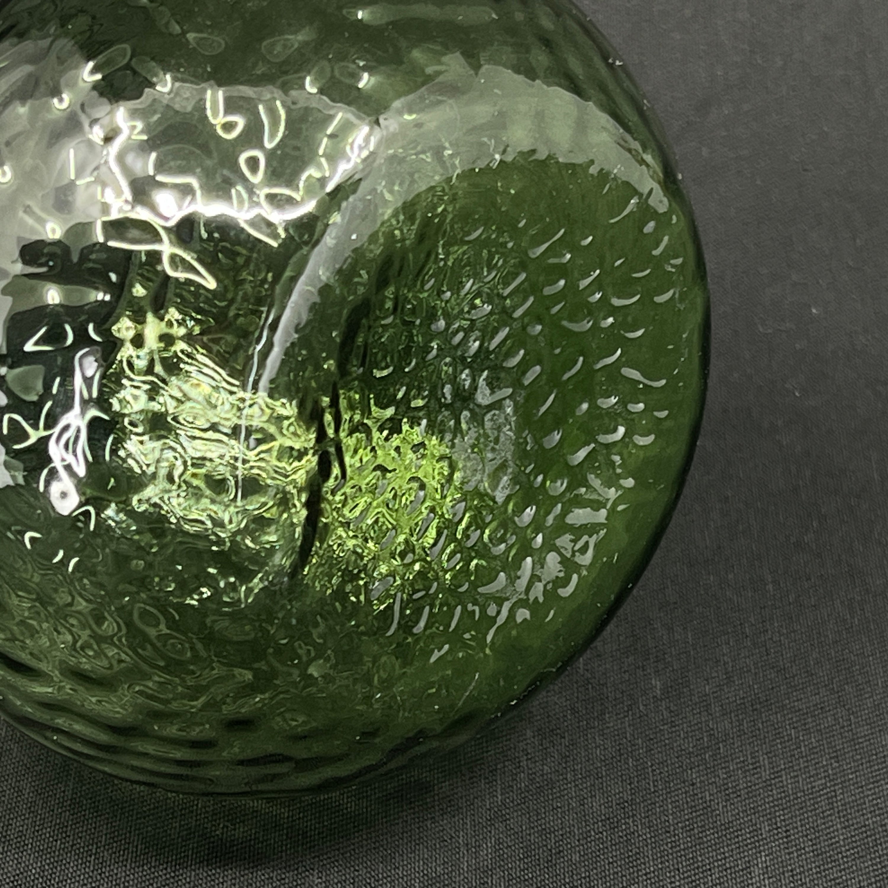 Støvet grønt hyacintglas