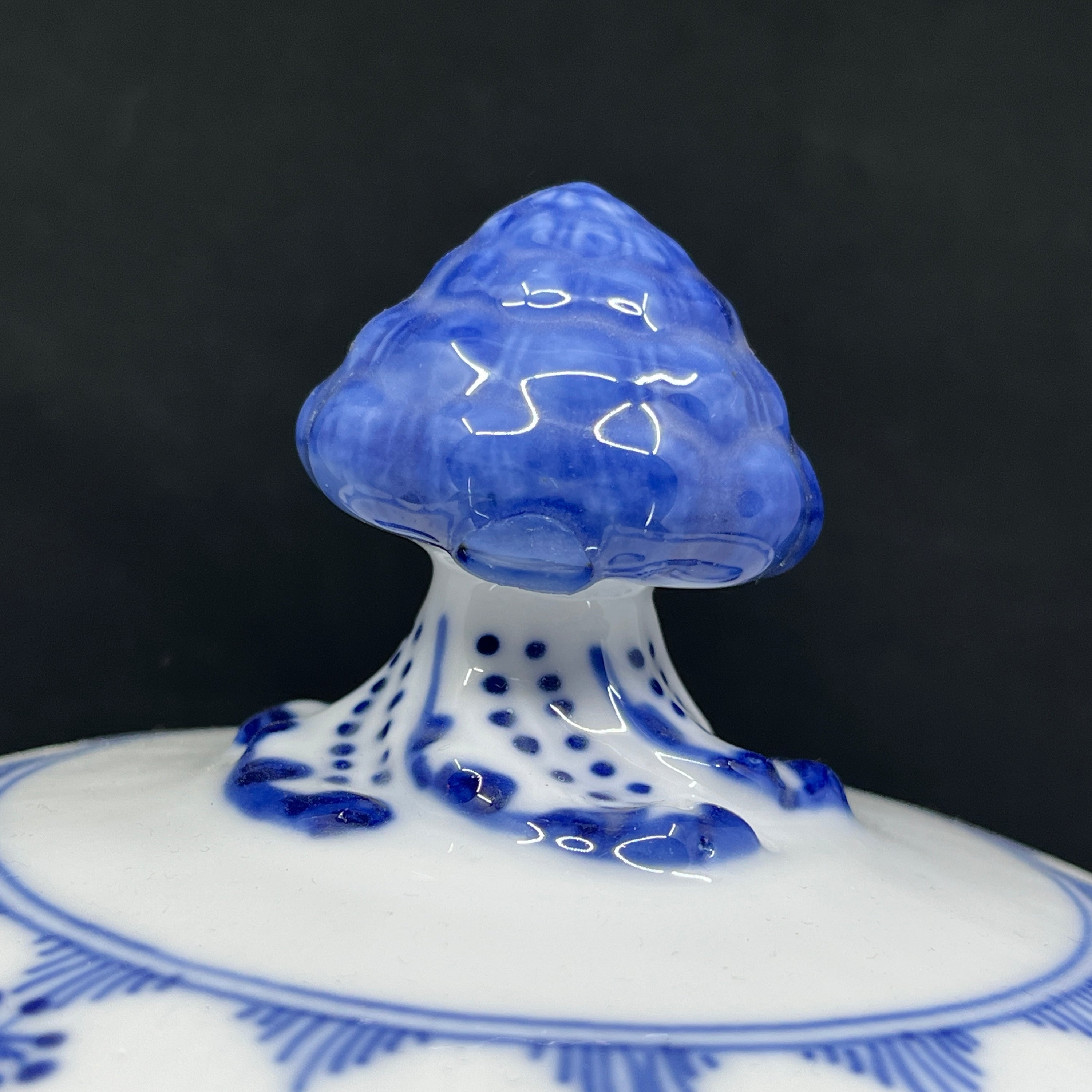 Blue Fluted Fluted round tureen, 1/223