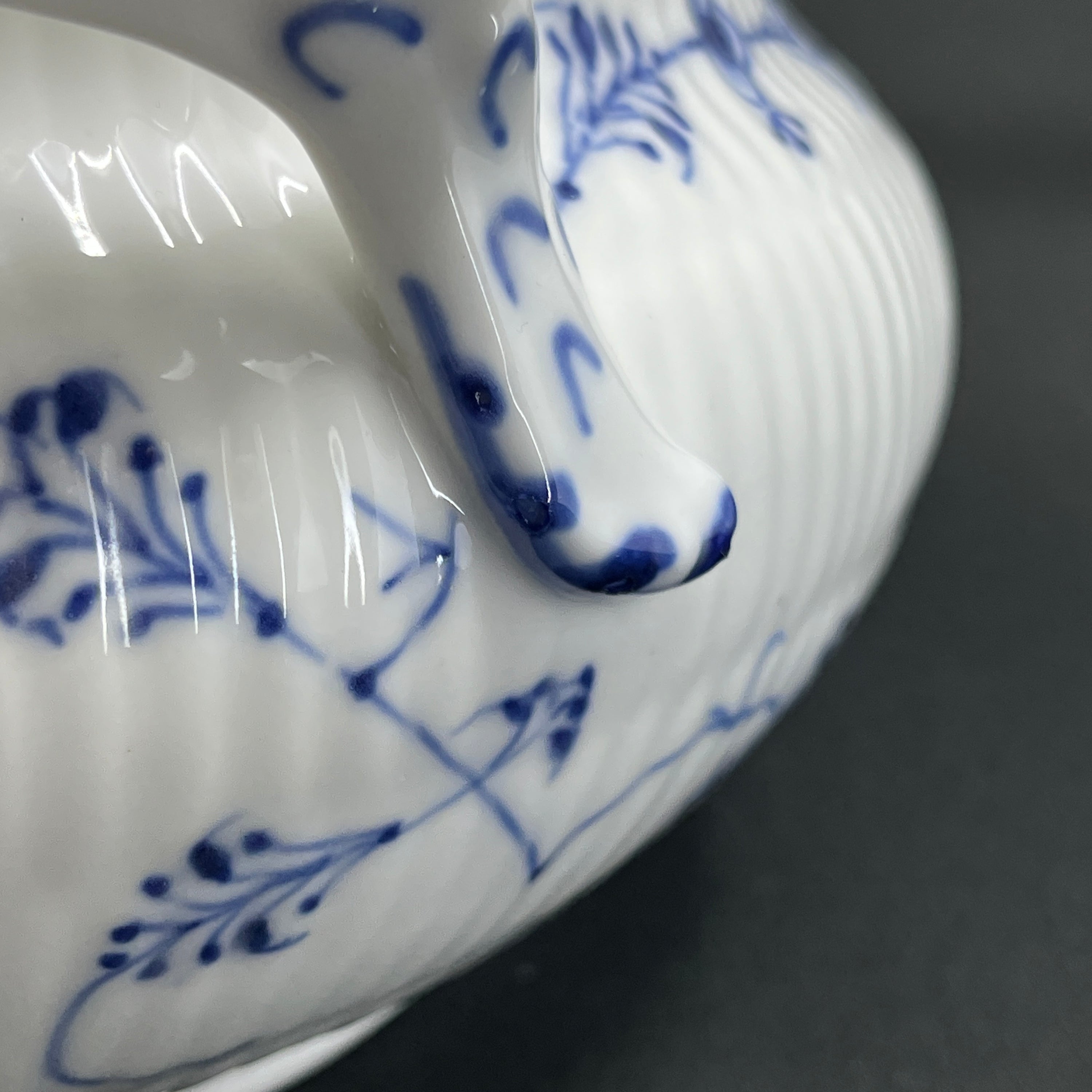 Blue Fluted Fluted round tureen, 1/223