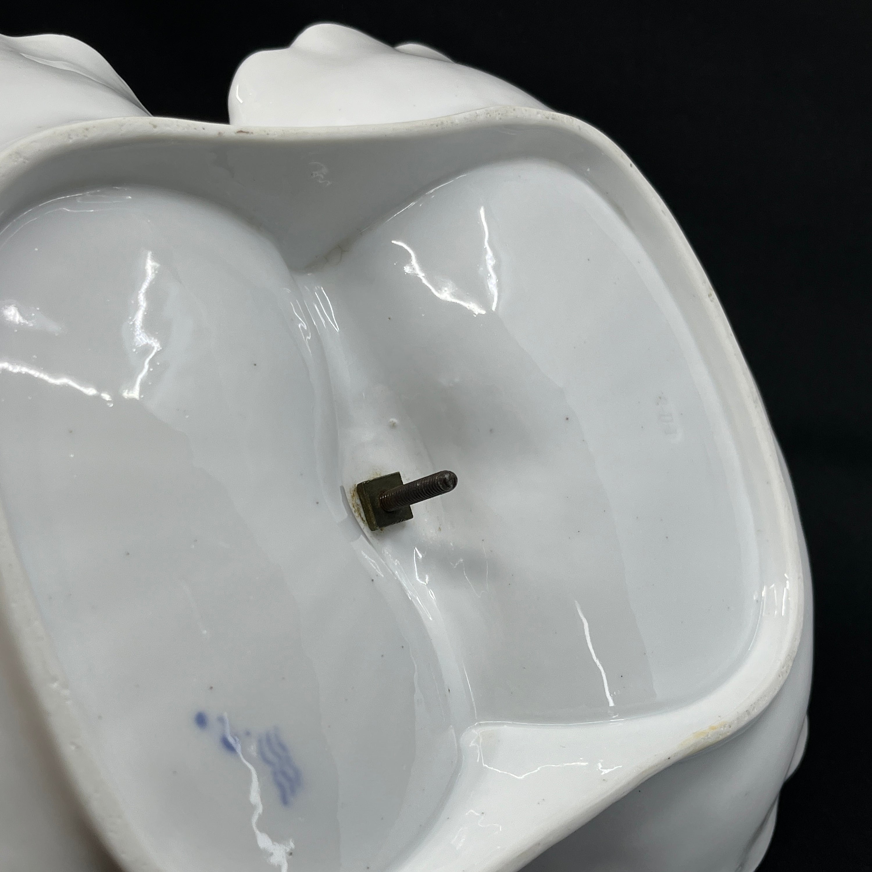 Mussel painted rifled cabaret dish from 1820-1850