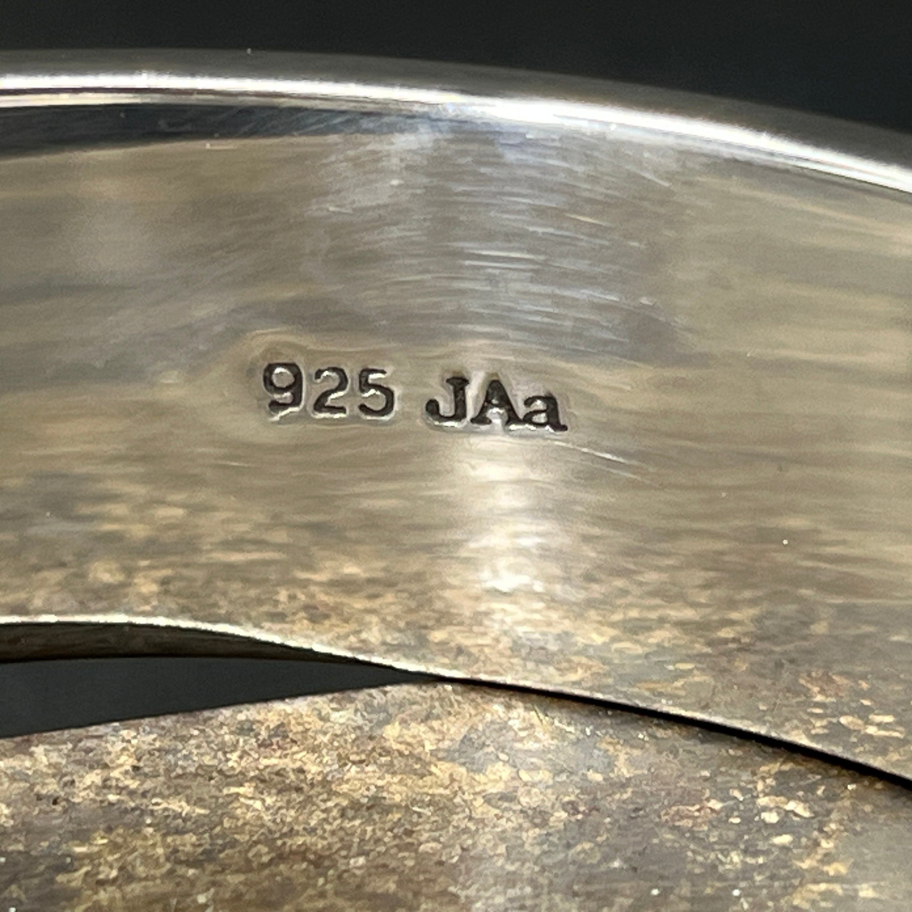 Moderne armring i sølv