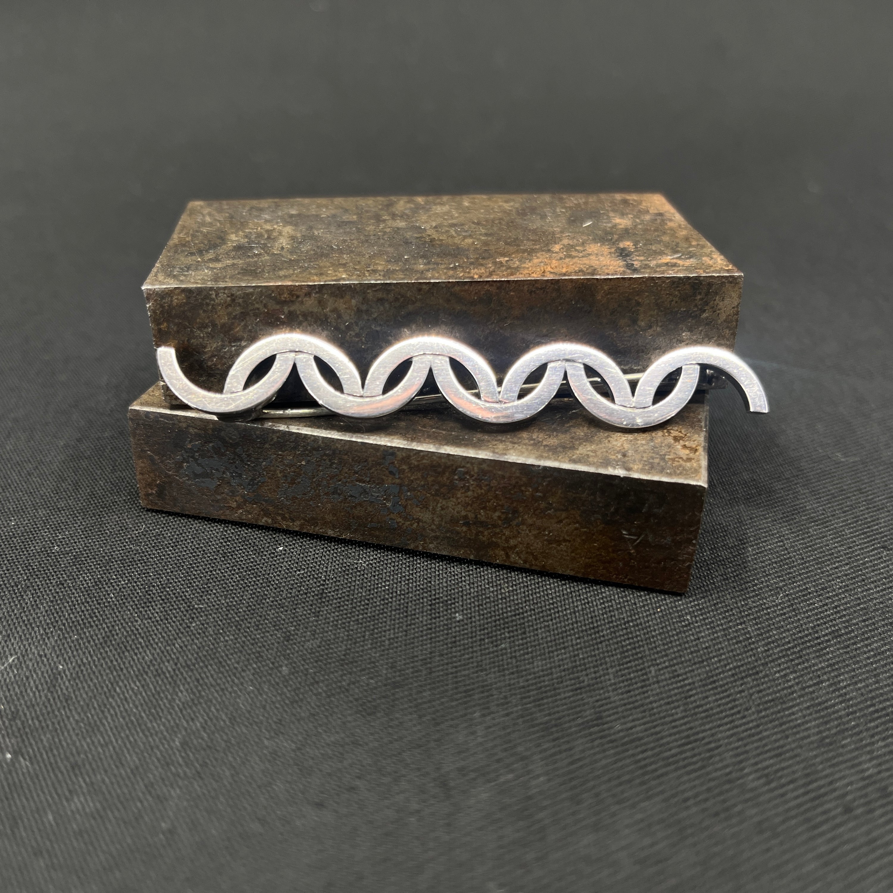 Hans Hansen art deco broche, buer