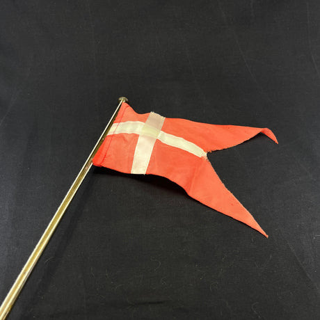 High brass flagpole, 63 cm.
