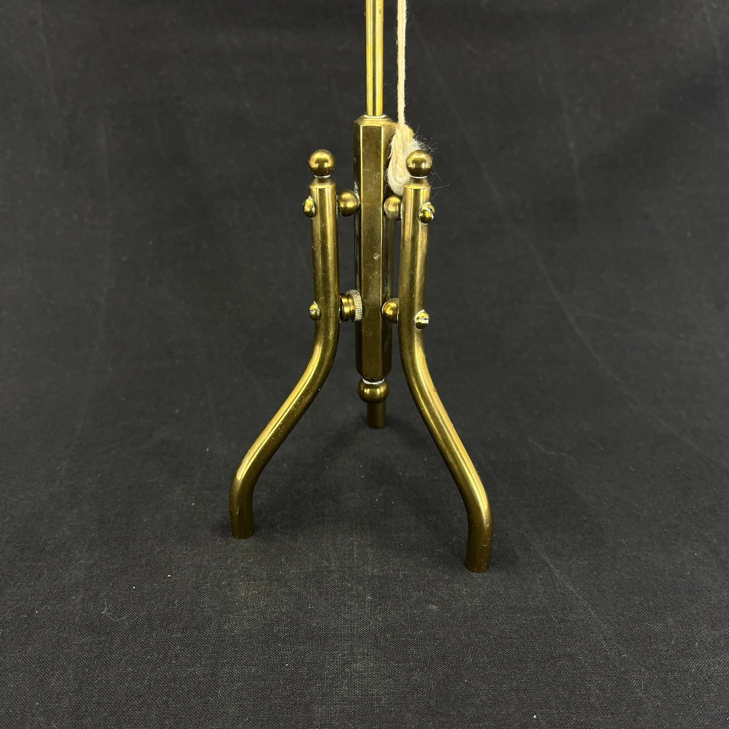 High brass flagpole, 62 cm.