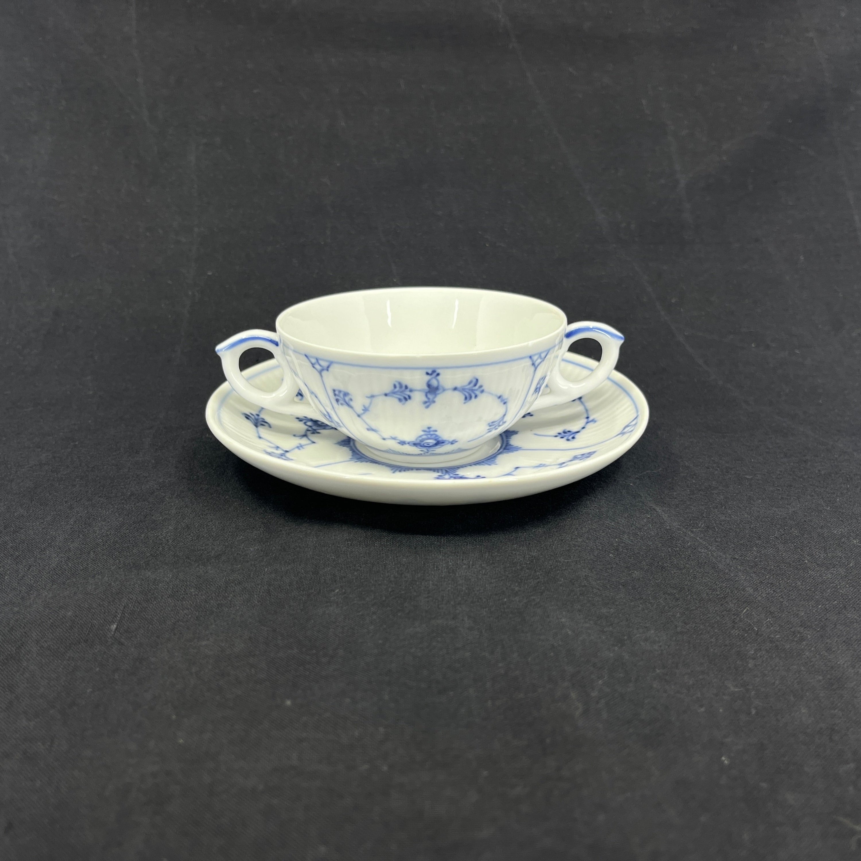Blue Fluted Boullion Cup 1/344