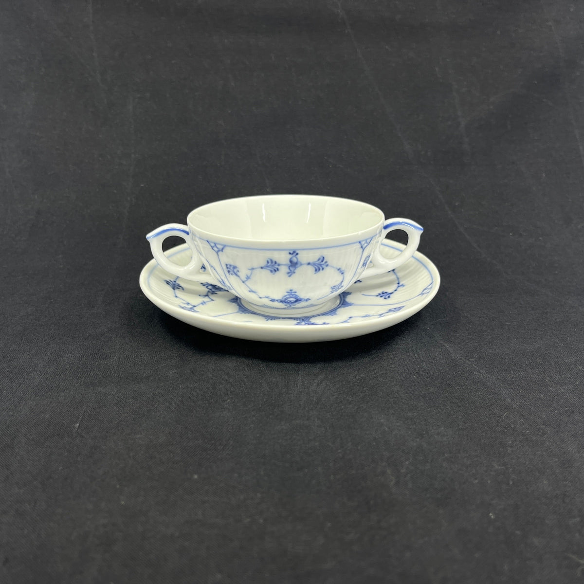 Blue Fluted Boullion Cup 1/344