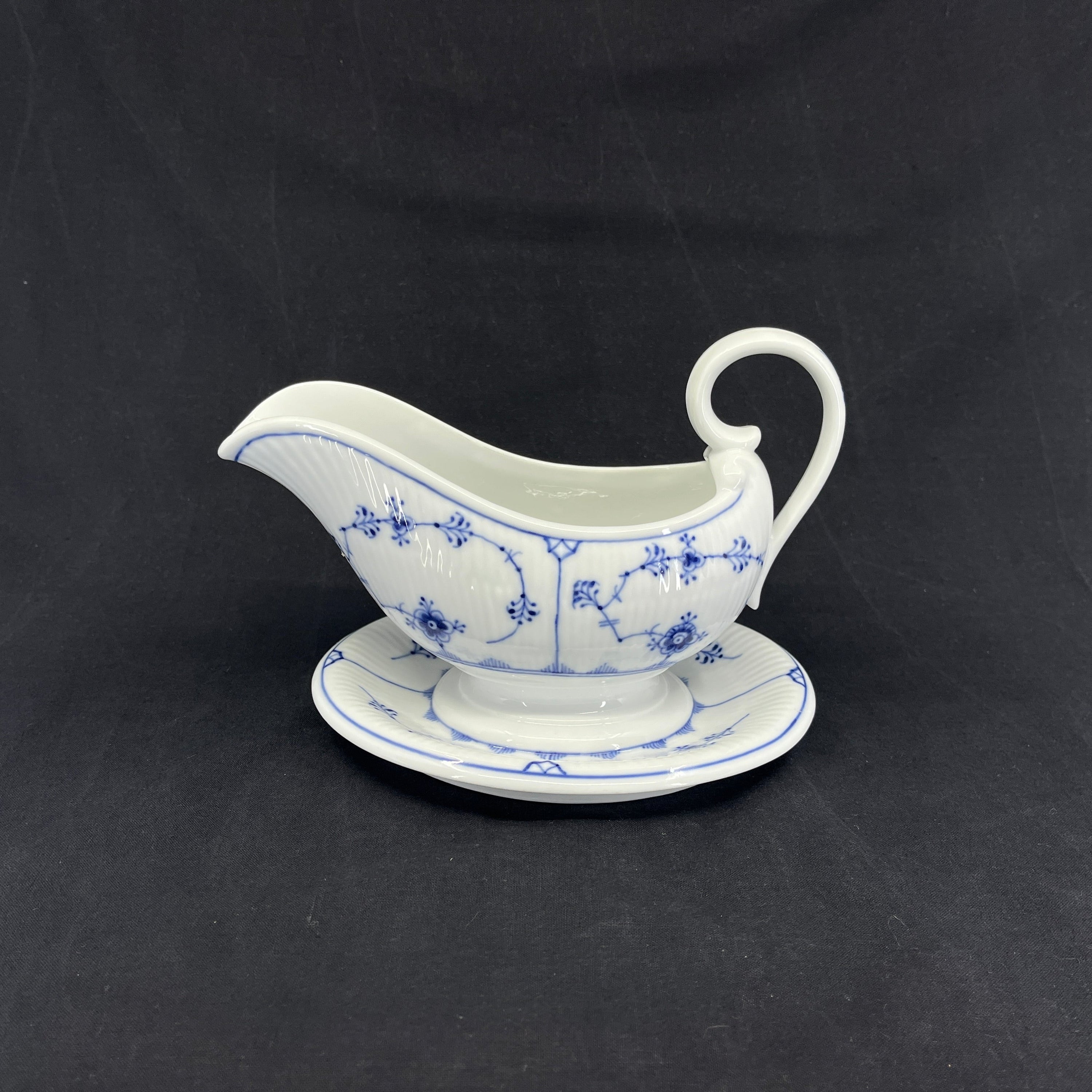Small Blue Fluted Sauce Boat, 1898-1923