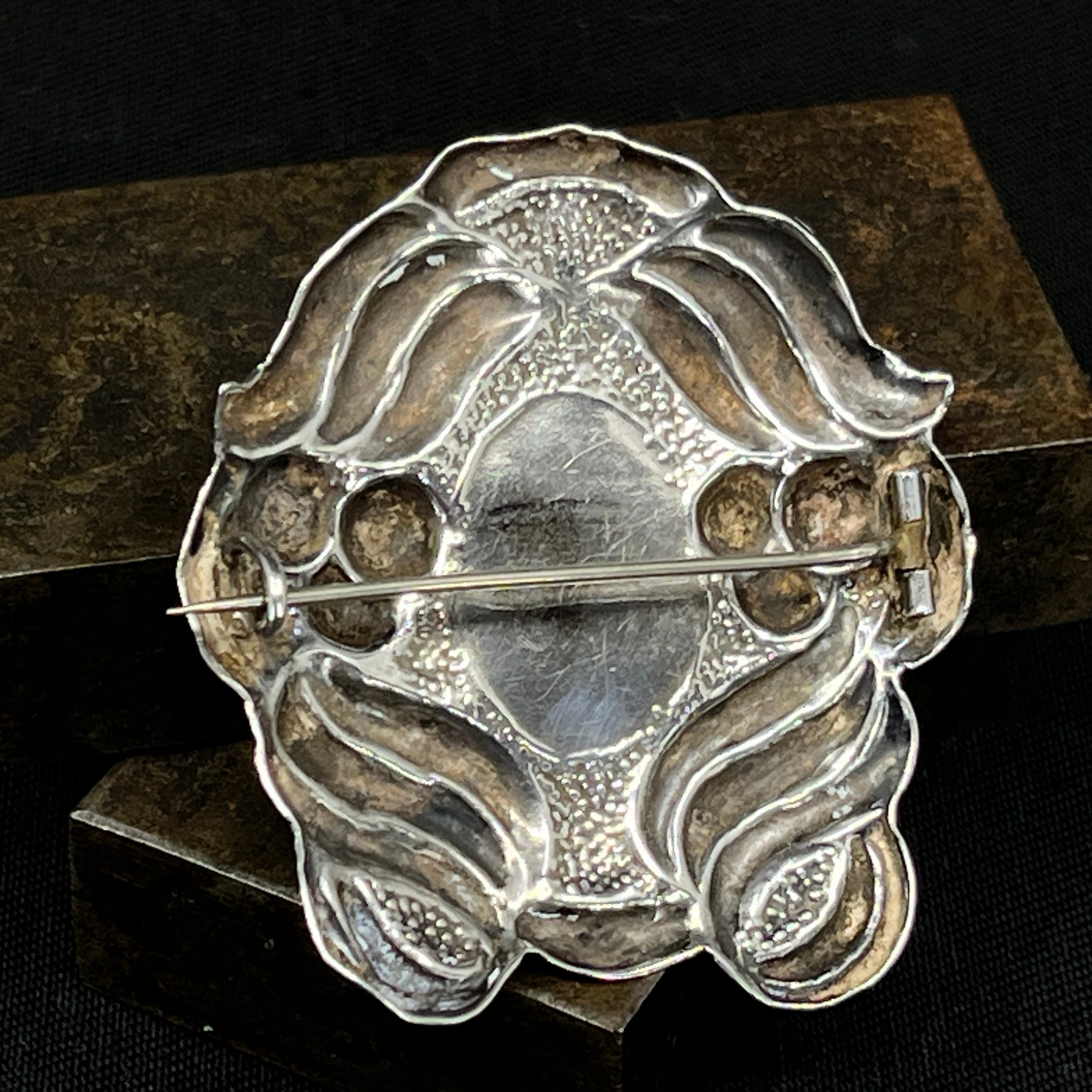 Danish fine art brooch with carnelian