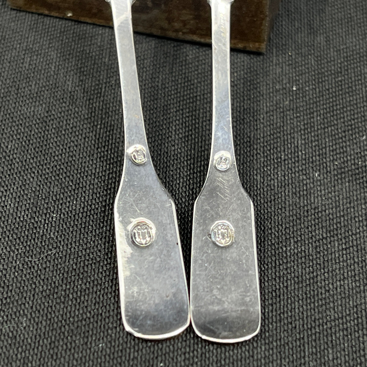 Mussel salt spoon in silver