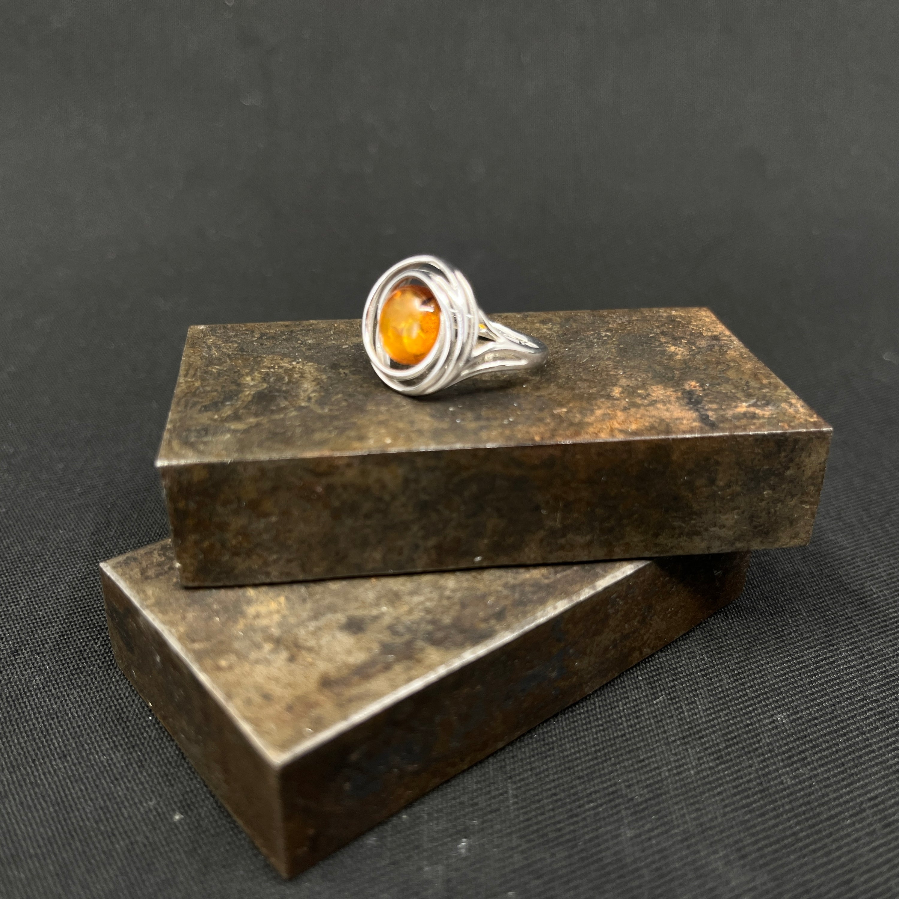 Ring med rav