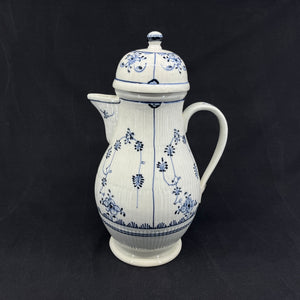 Rauenstein Mussel painted coffee pot from the 18th century