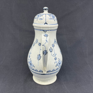 Rauenstein Mussel painted coffee pot from the 18th century