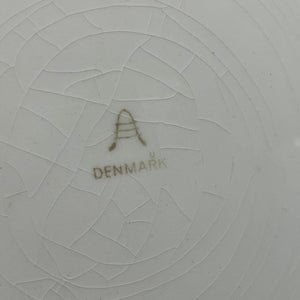 Sjælden Aluminia platte med pige i kjole