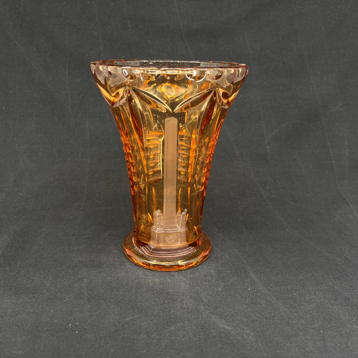 Vase with the Statue of Liberty - Salmon colored