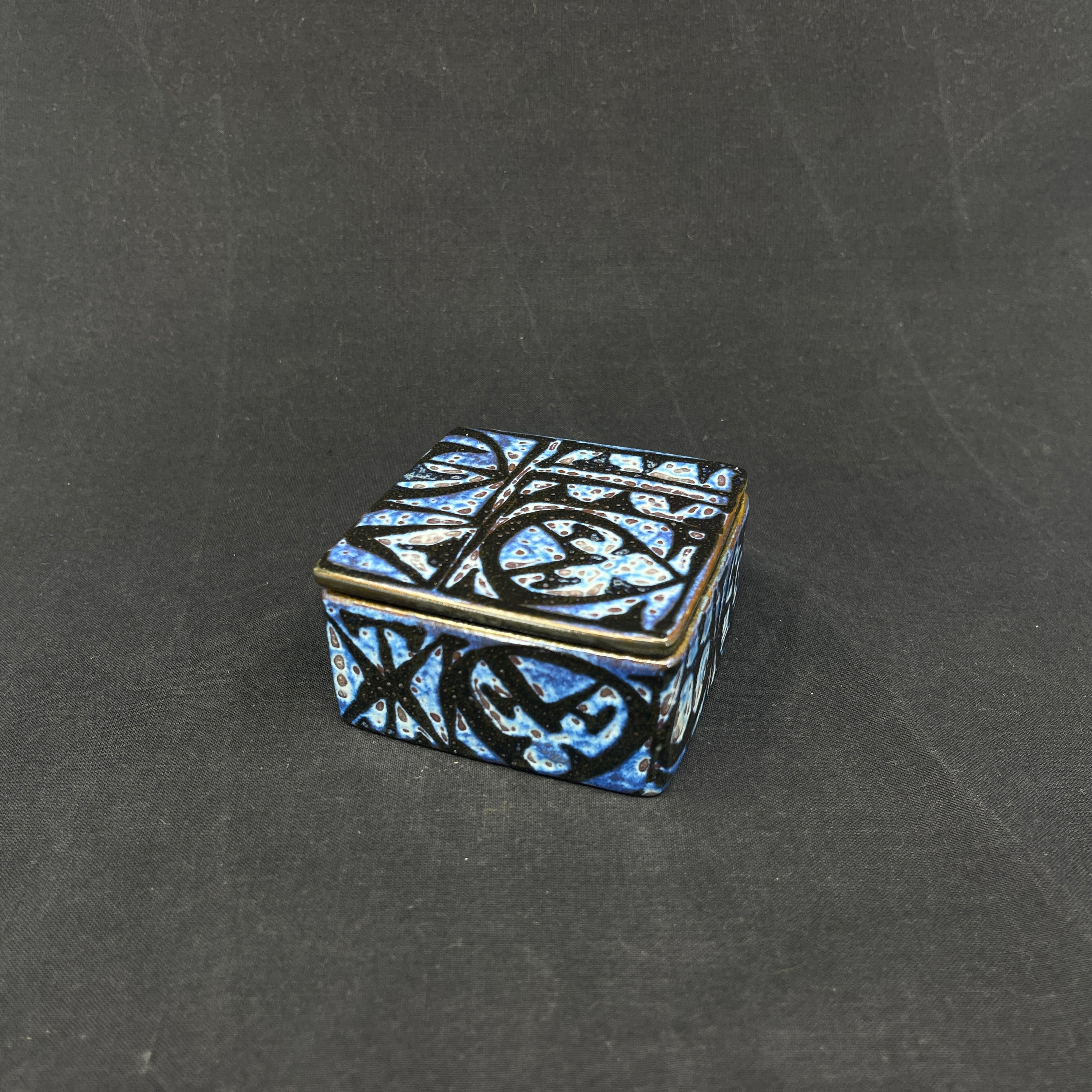 Blue Royal Copenhagen baca lidded box