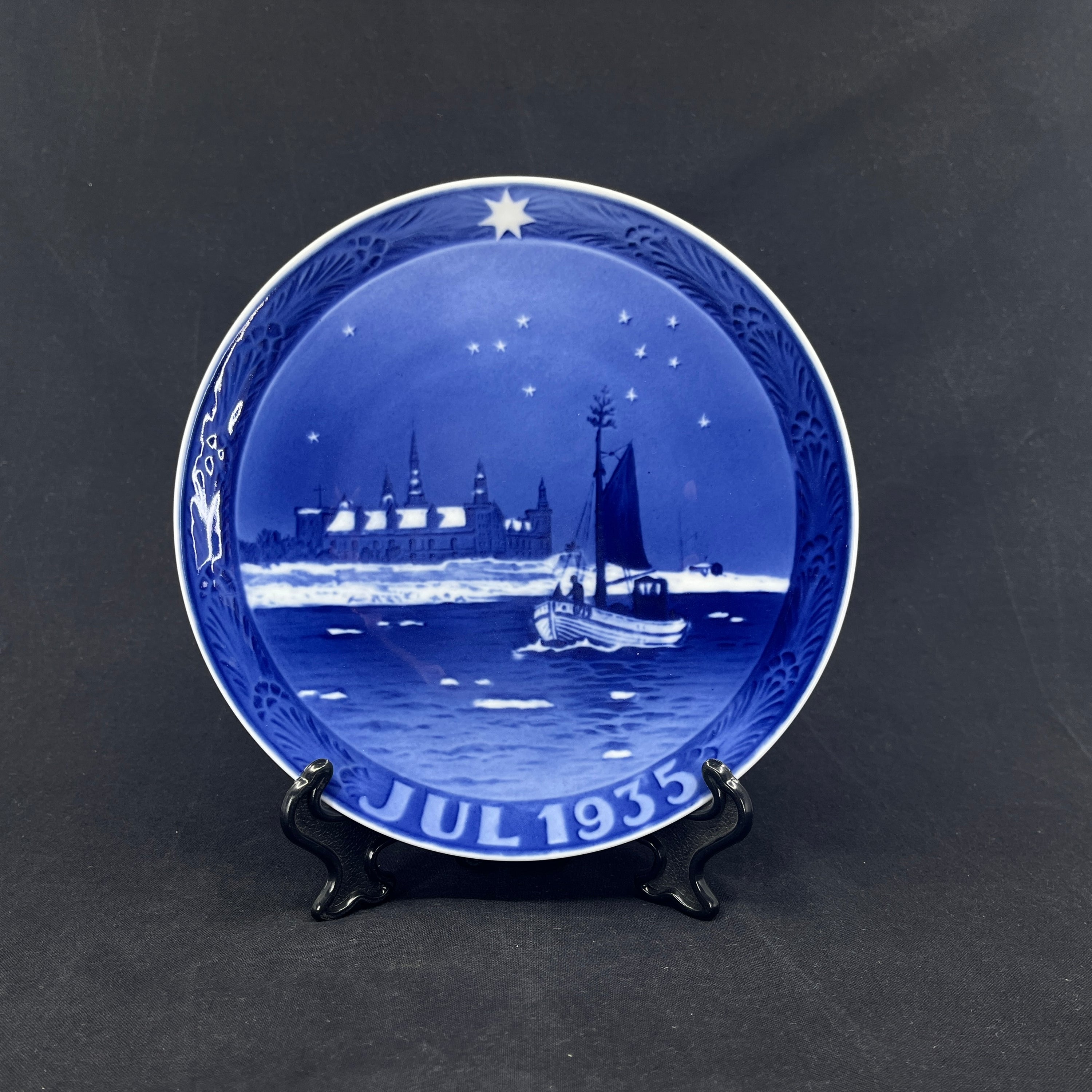 Royal Copenhagen Christmas plate 1935