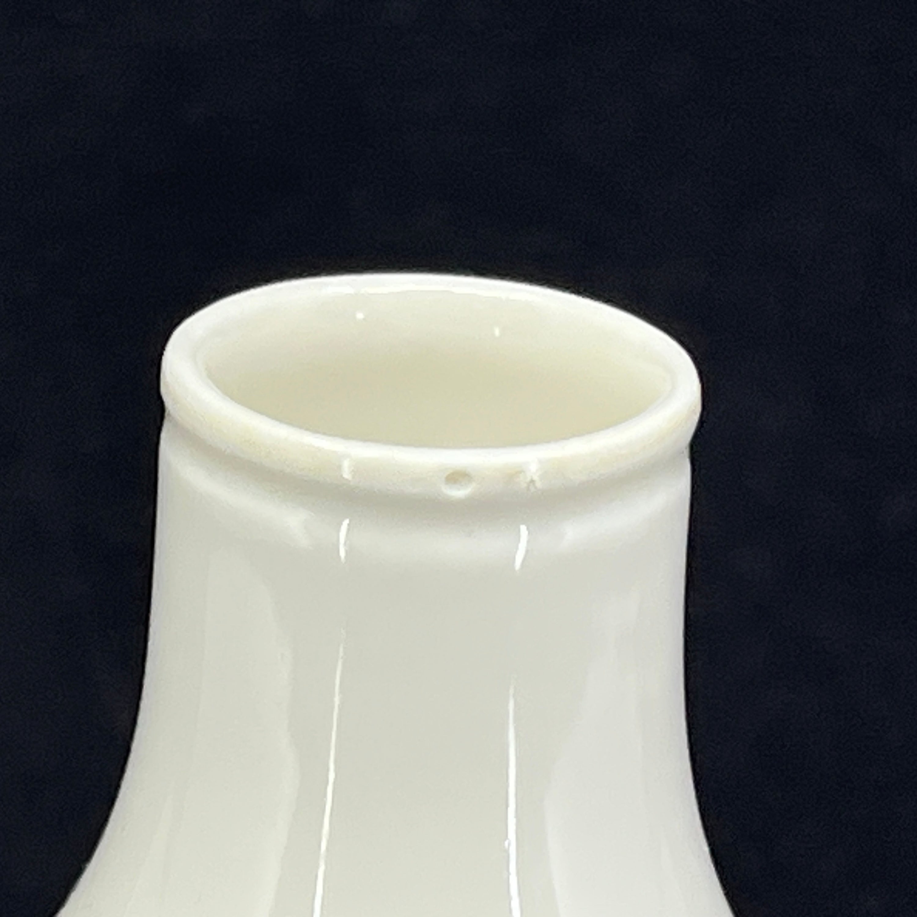 Hvid blanch de chine vase fra Royal Copenhagen