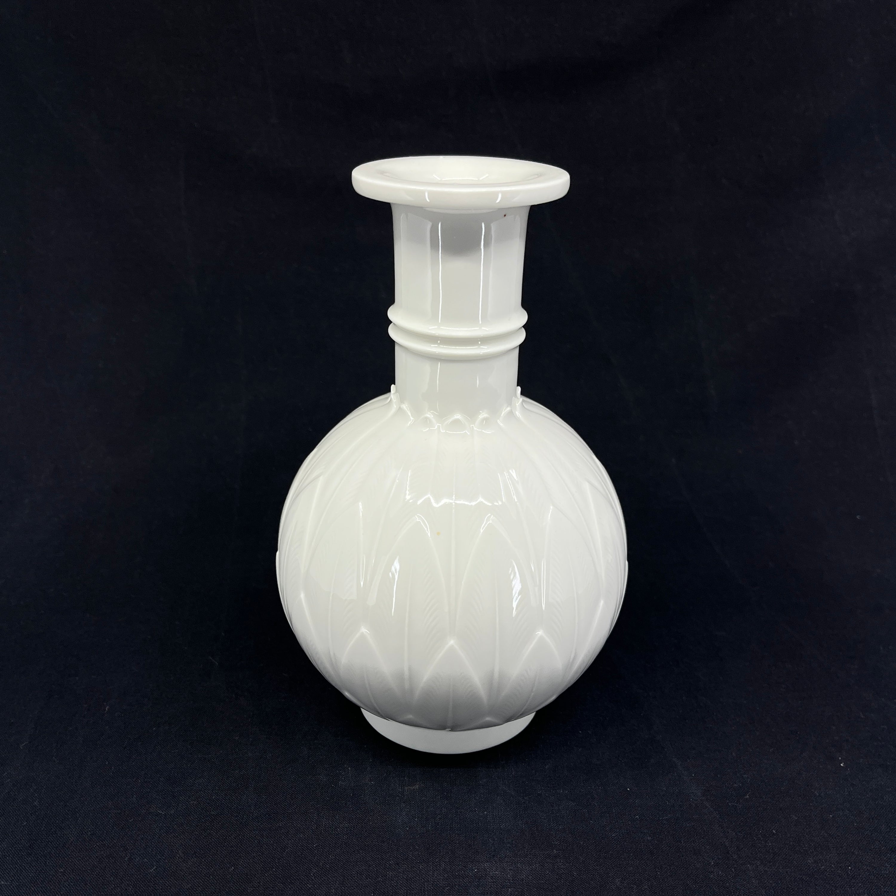 Hvid blanch de chine vase fra Royal Copenhagen