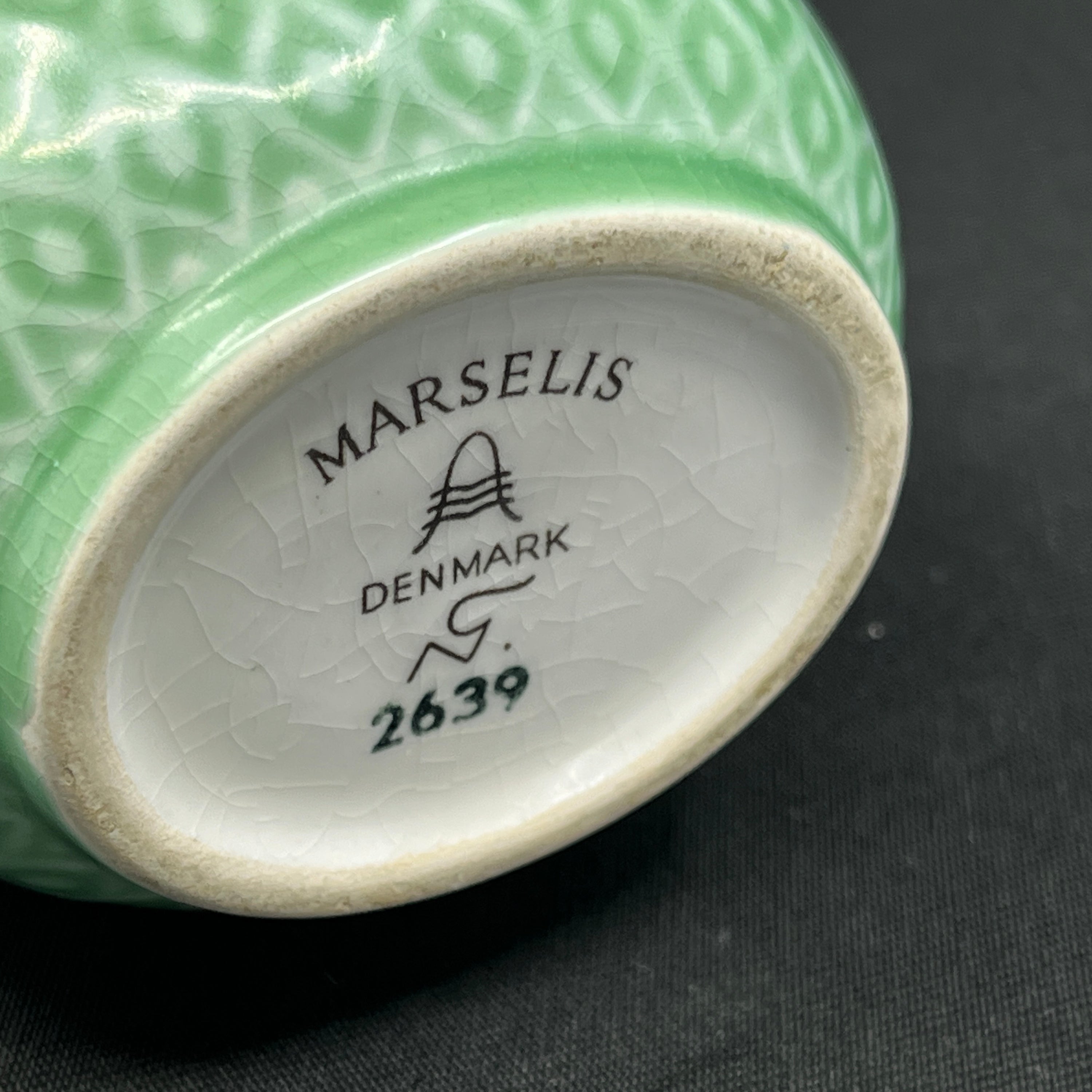 Grøn Marselis vase fra Aluminia, No. 2639