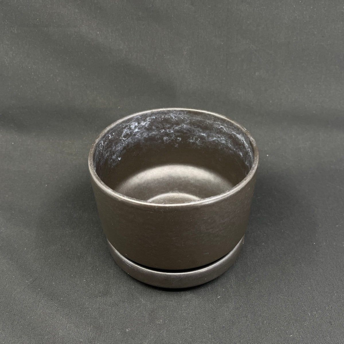 Black Arabia flower pot by Richard Lindh, medium size
