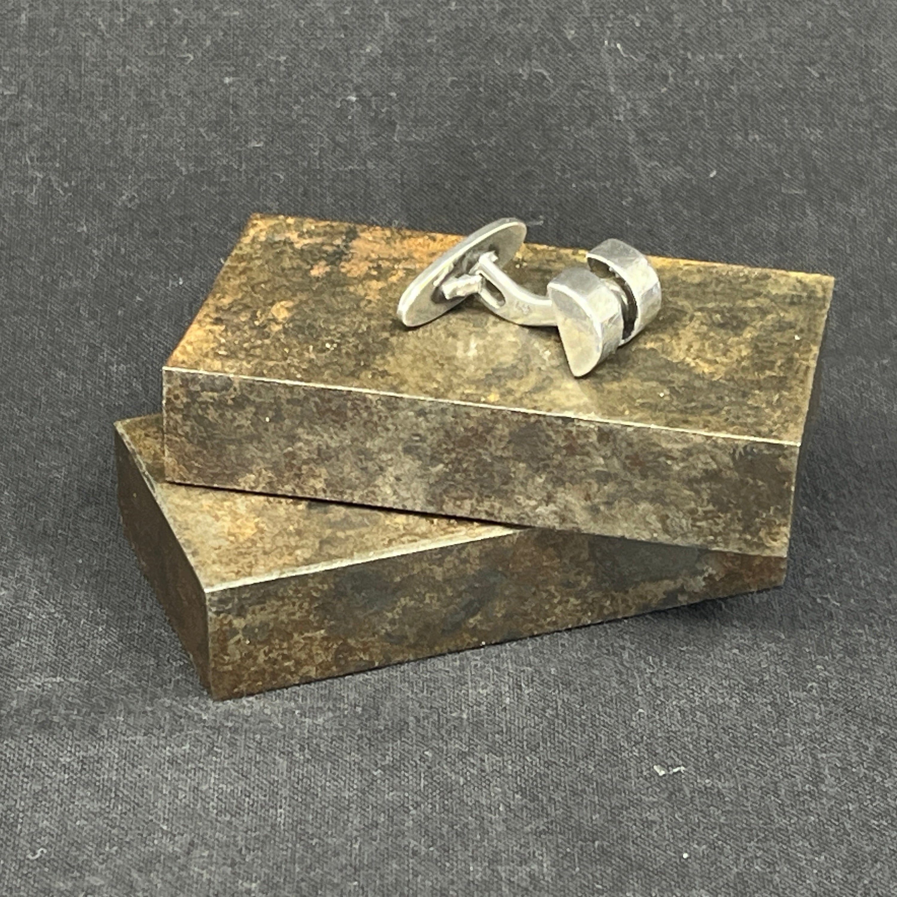 Georg Jensen cufflink no. 67 - soloist