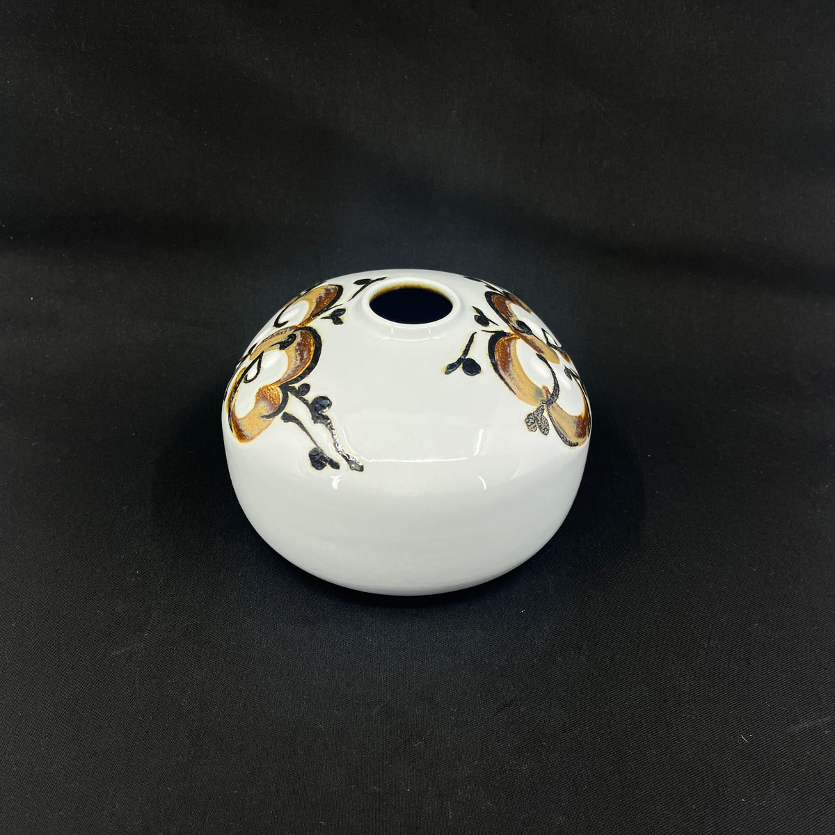 Vase fra Royal Copenhagen af Ellen Malmer