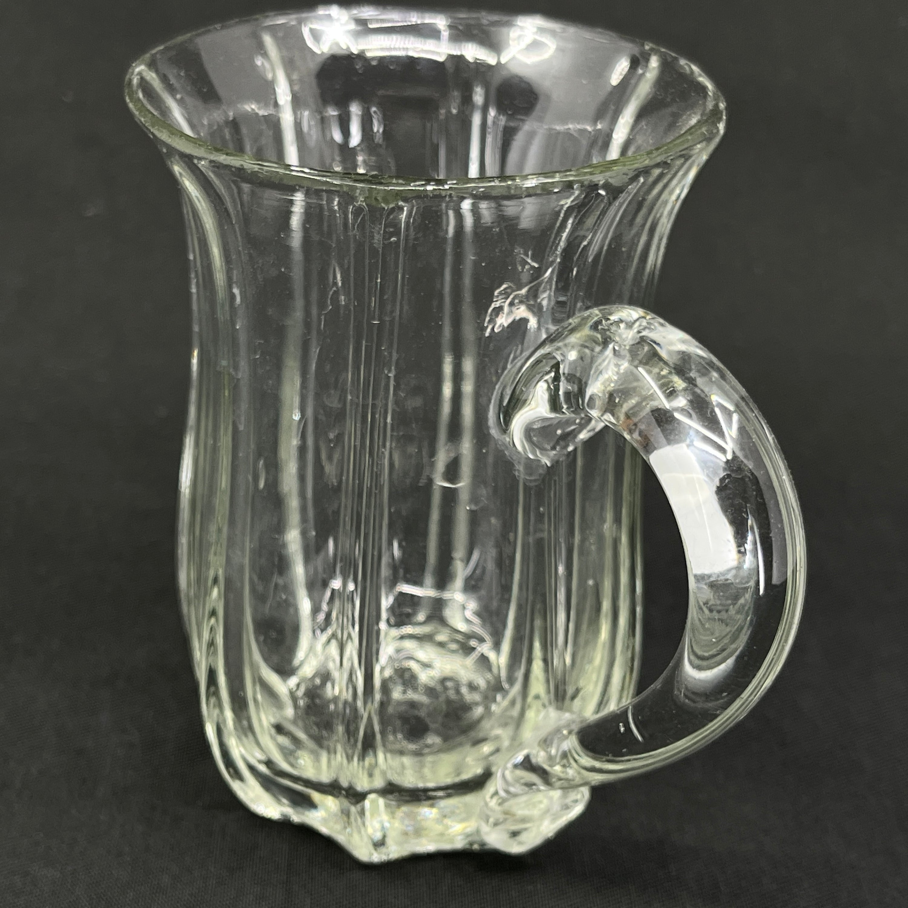 Krus i glas fra 1860'erne