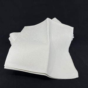 10 identical damask napkins, 55x55 cm.