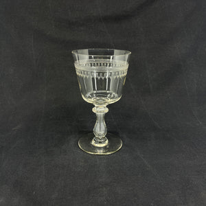 Large Mathilde red wine glass with guilloche border
