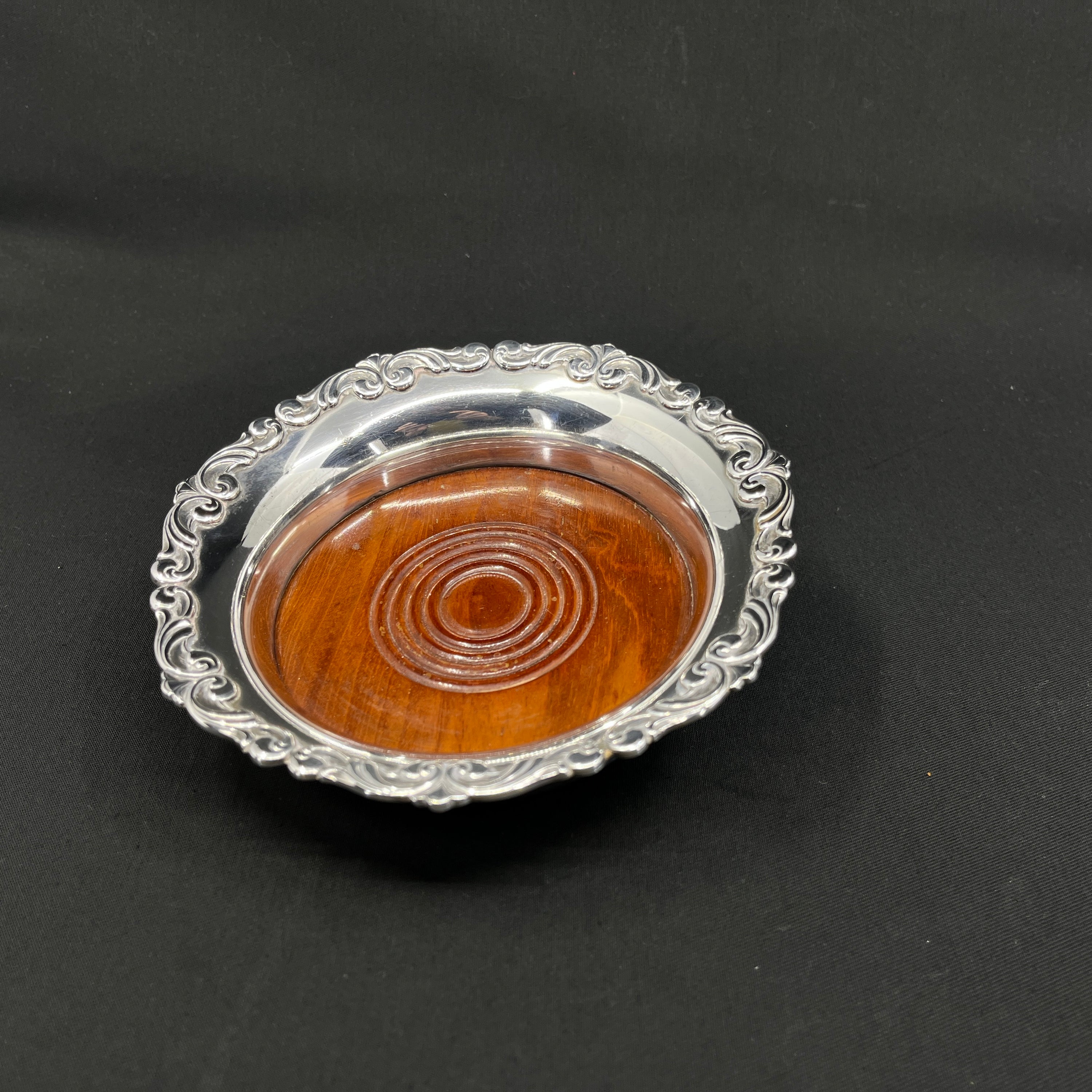 Bottle tray in silver stain