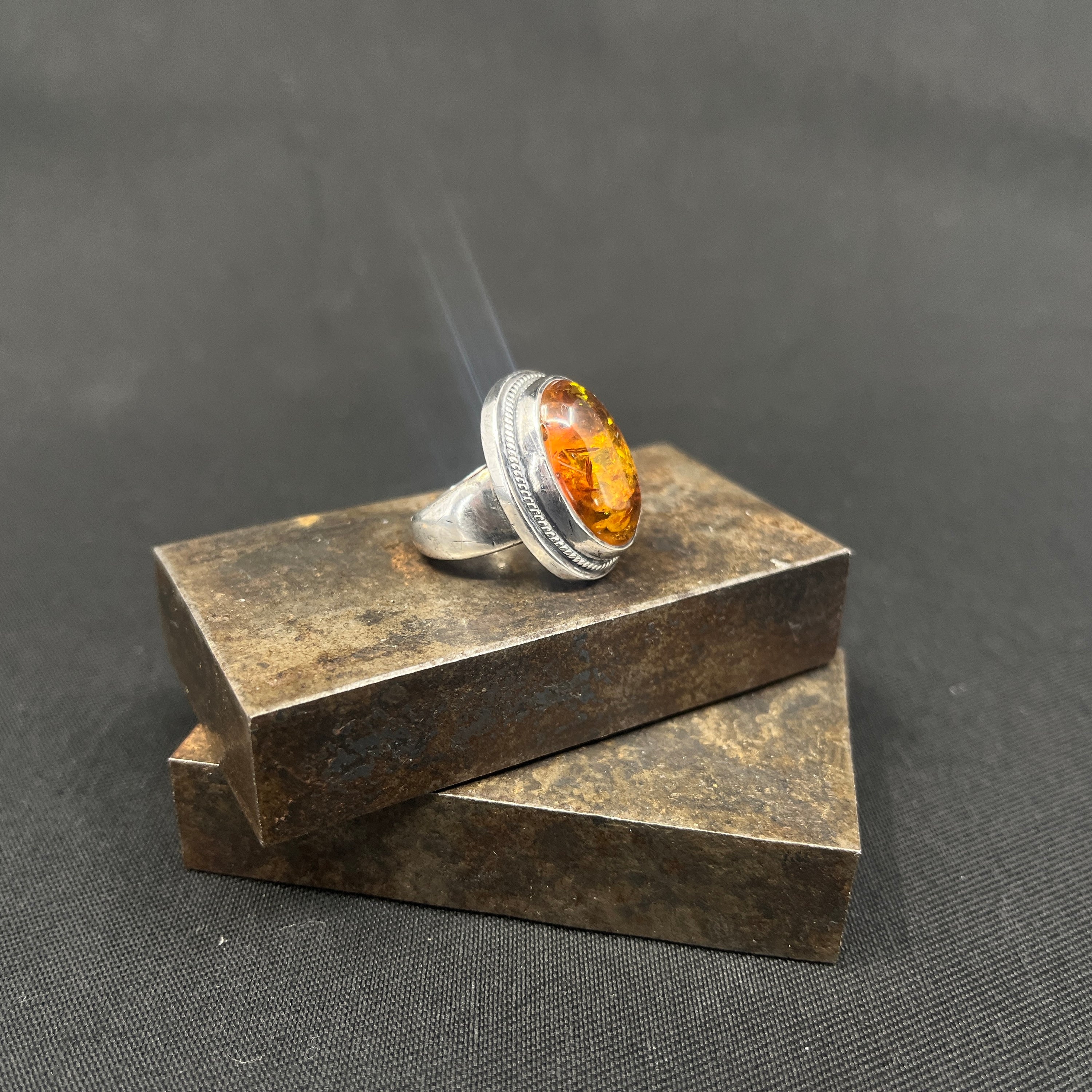 Ring med rav