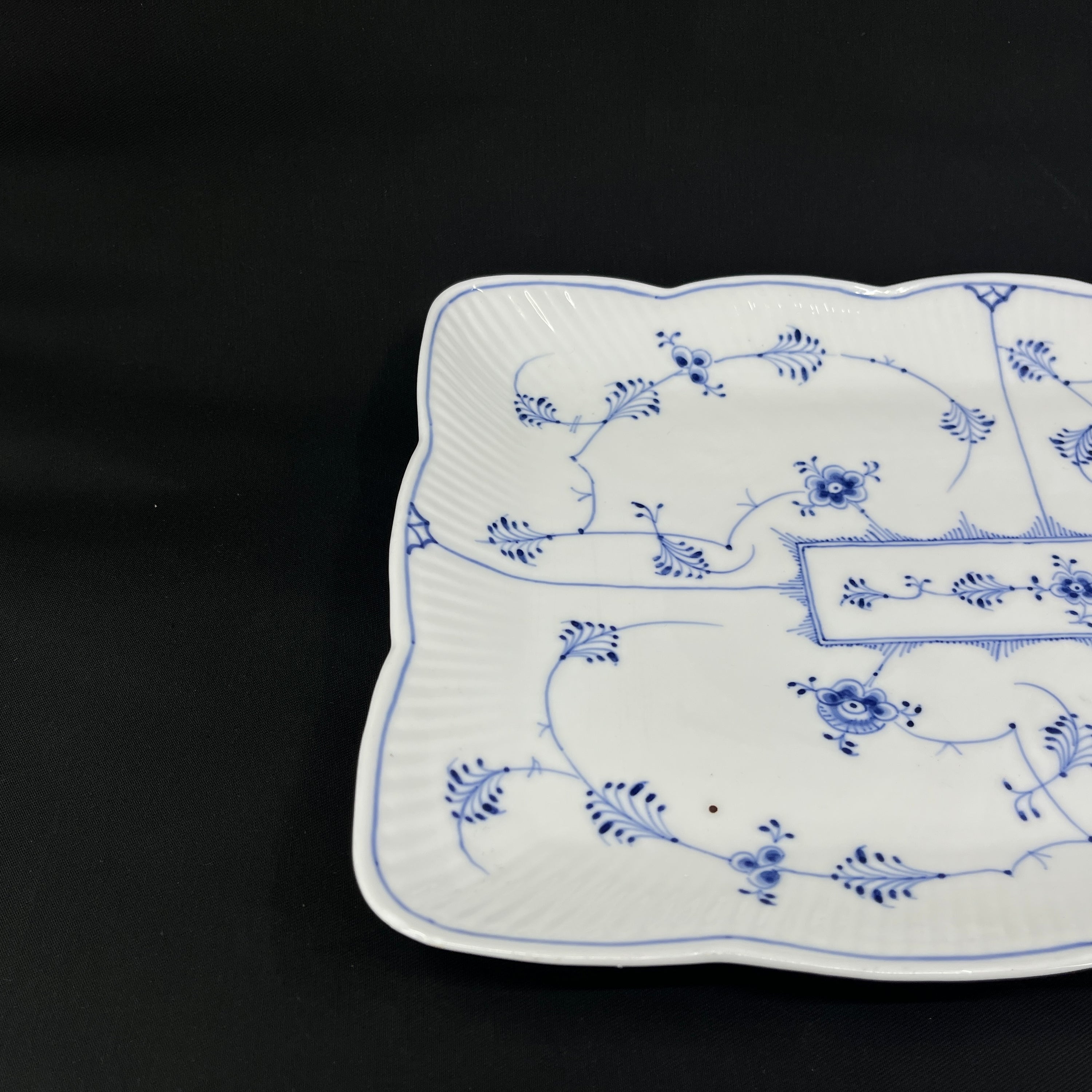 Blue Fluted Plain oblong ice tray