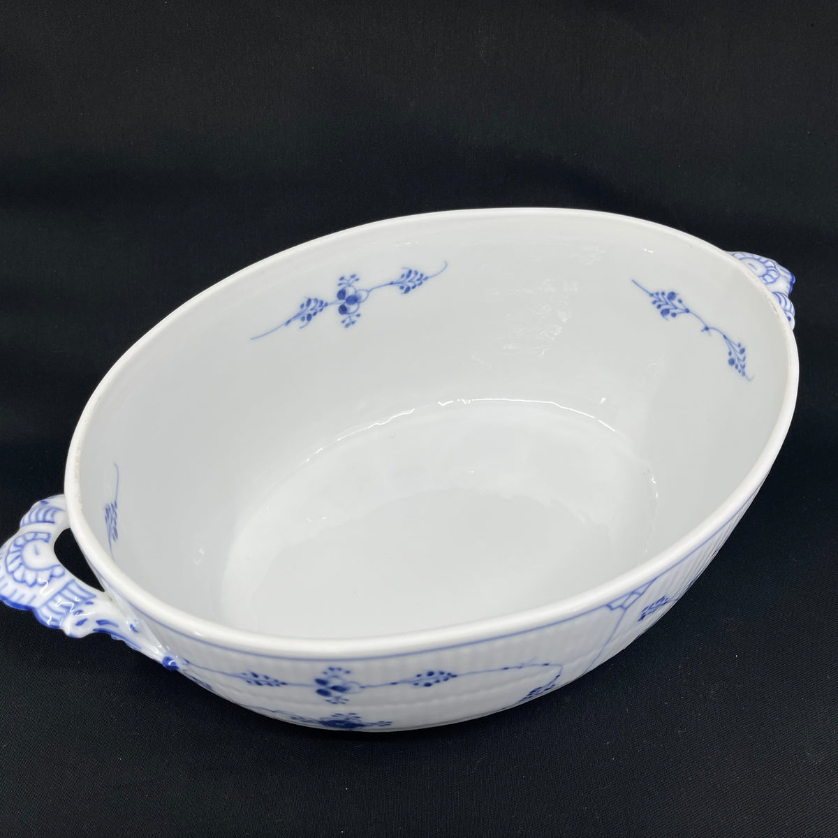 Blue Fluted Fluted Plain soup tureen, 1/360