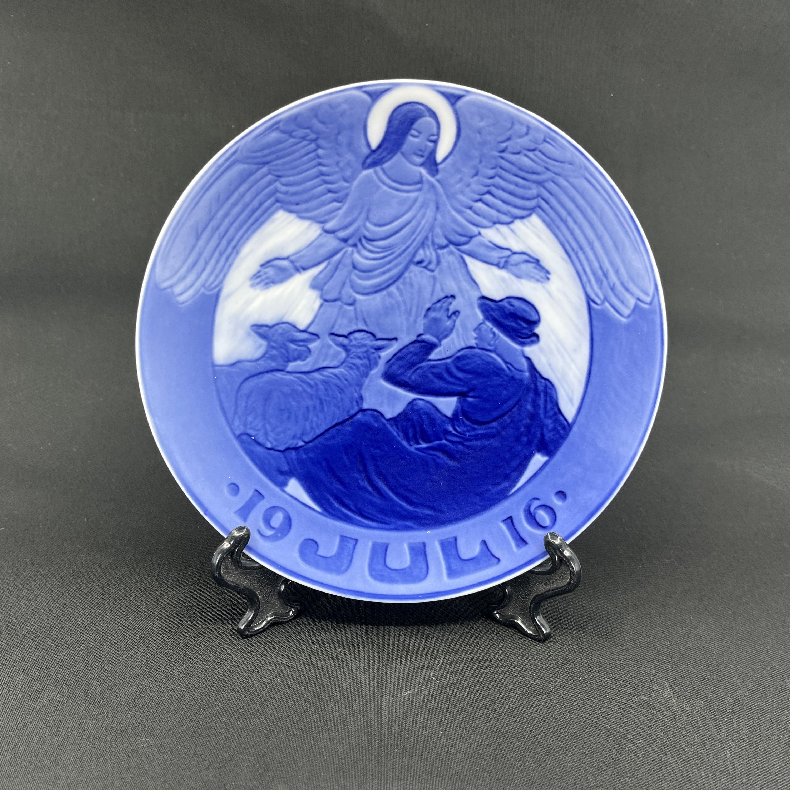 Royal Copenhagen Christmas plate 1916