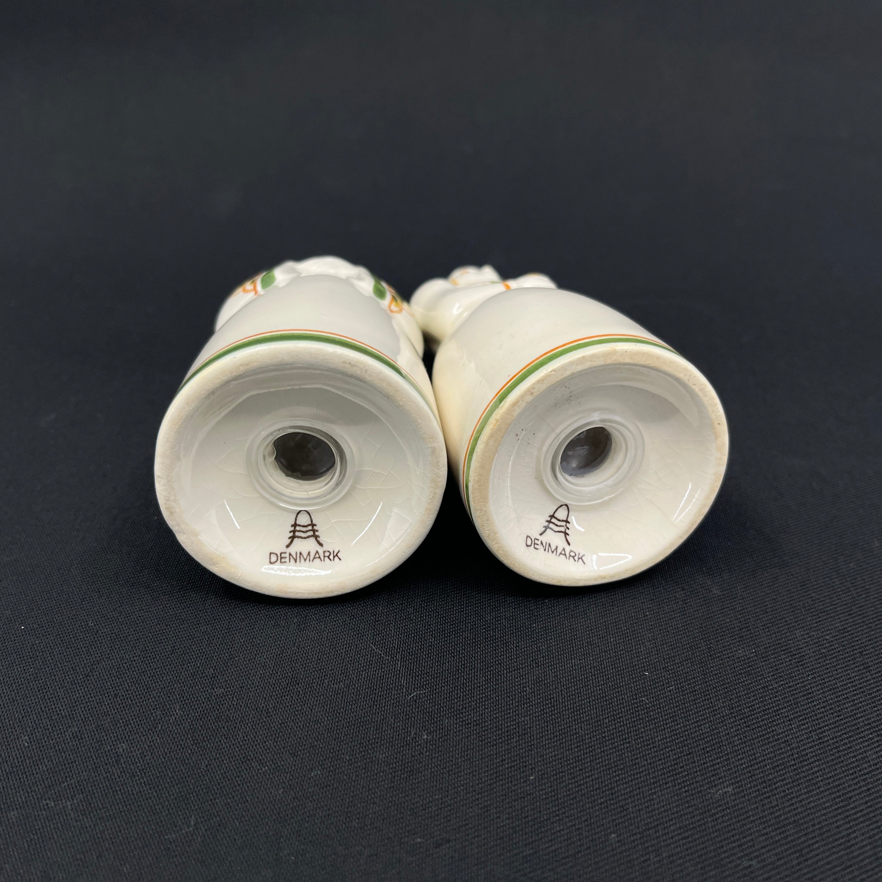 May salt and pepper set from Aluminia with small crack