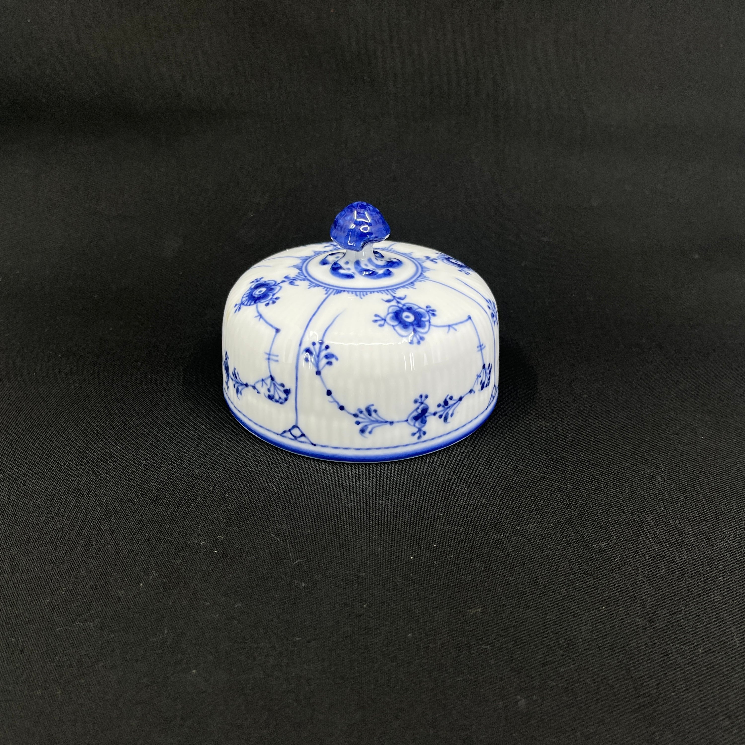 Blue Fluted Fluted lid for butter dish 1/4