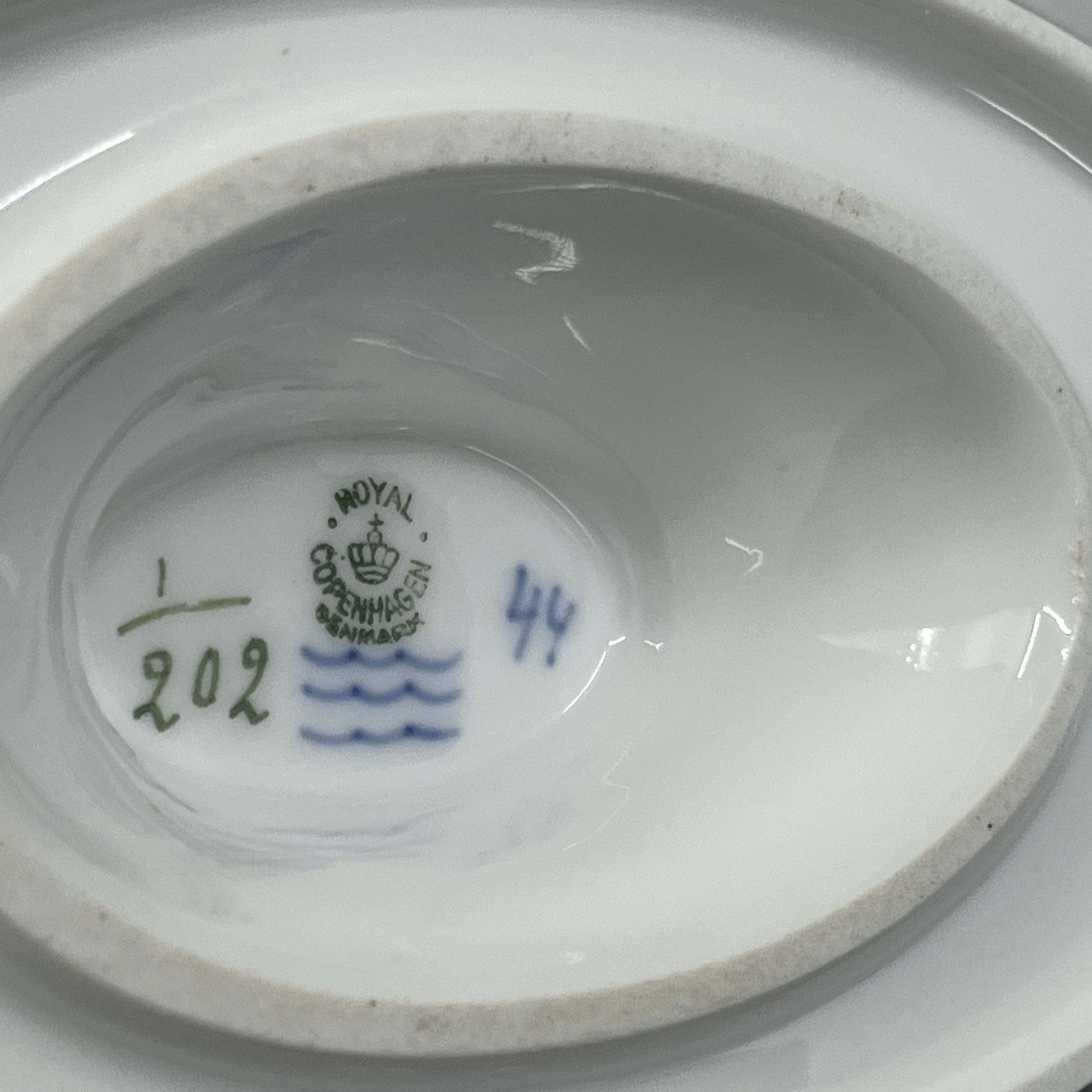 Blue Fluted Gravy Pot, 1923-1928
