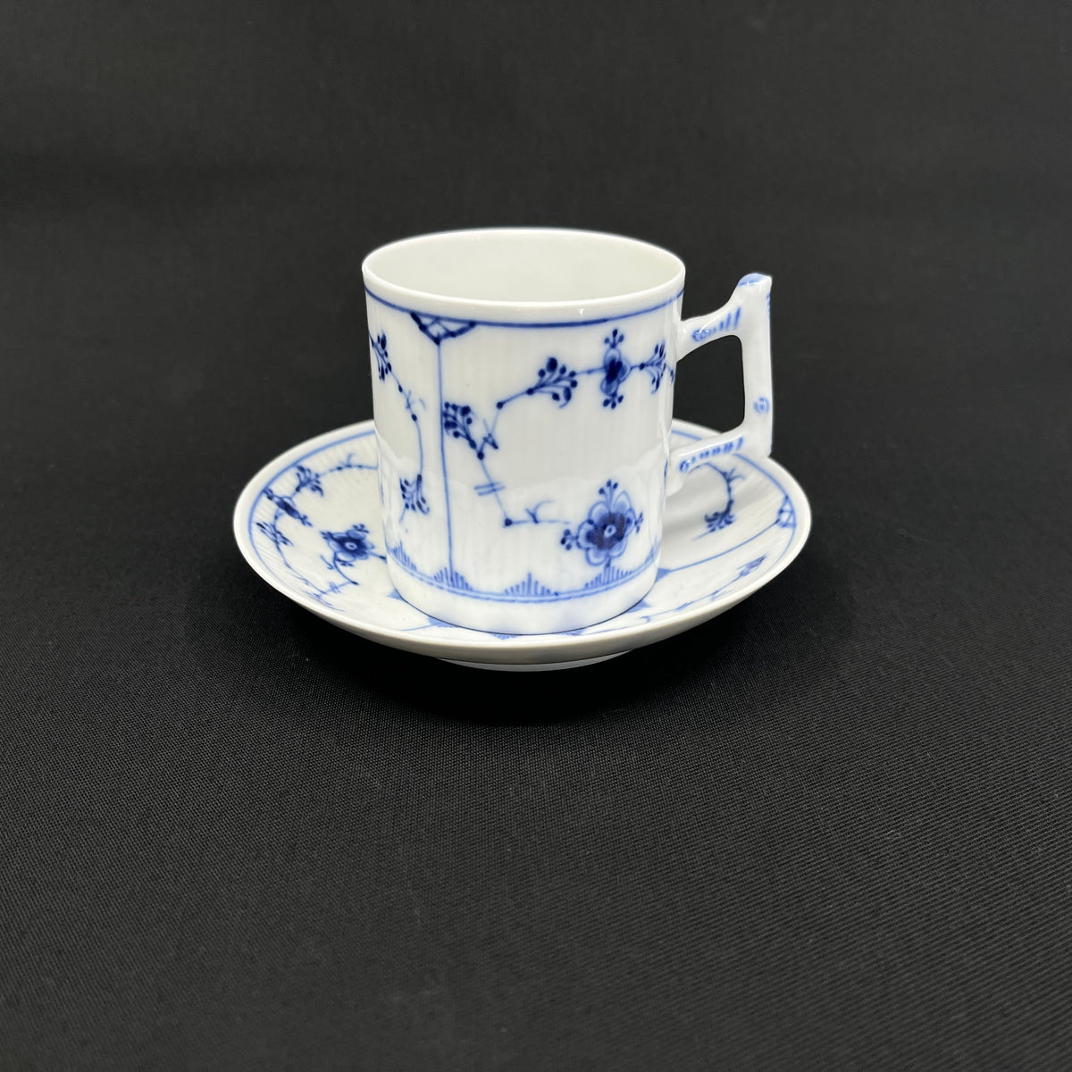 Blåmalet kaffekop fra Bing & Grøndahl
