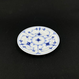 Musselmalet Riflet æggebægerfad, 1/460