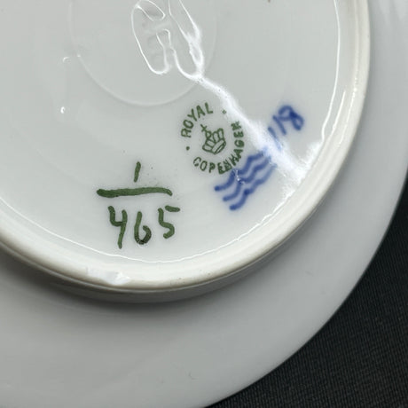 Musselmalet Riflet æggebægerfad, 1/460