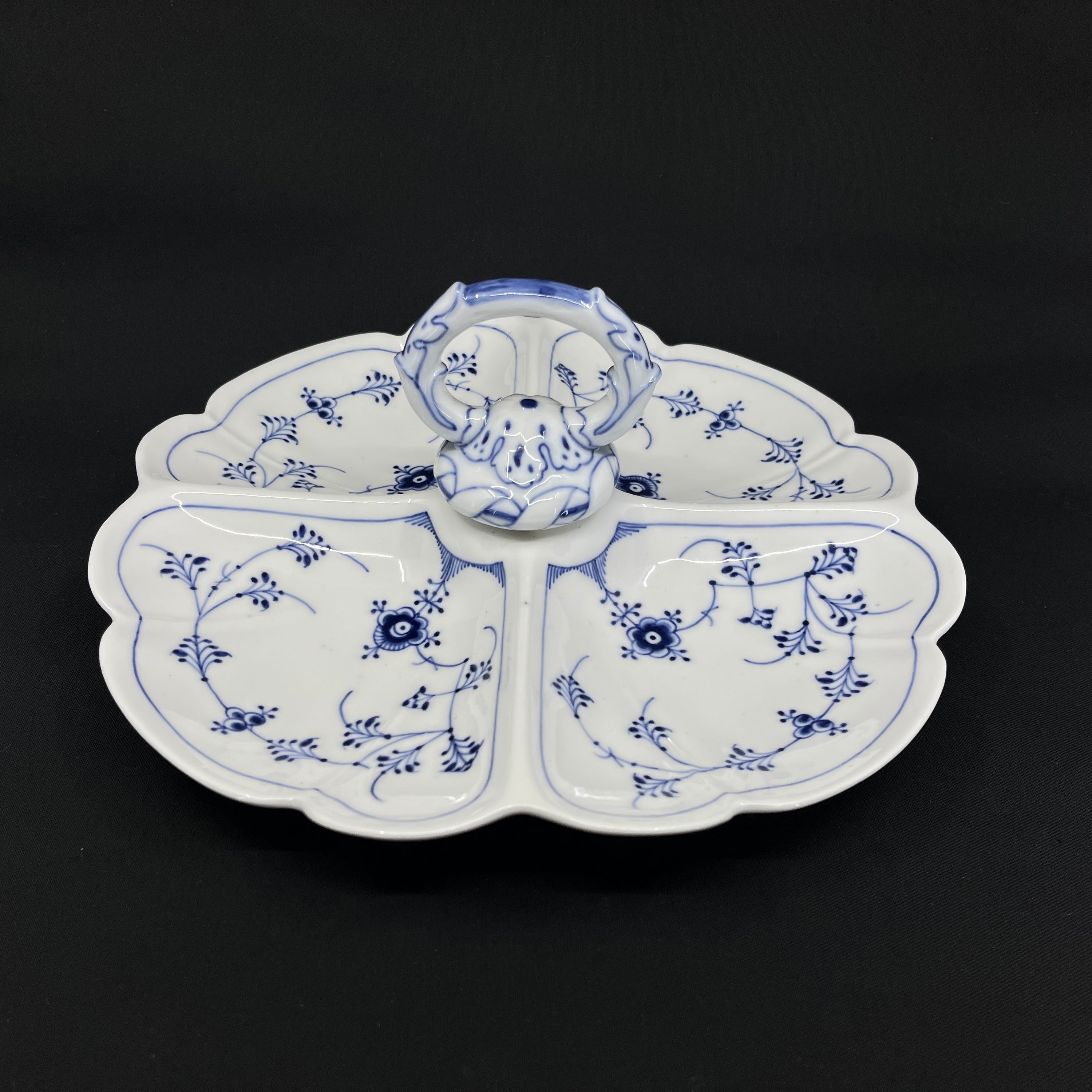 Blue Fluted Fluted Plain cabaret dish 1/396