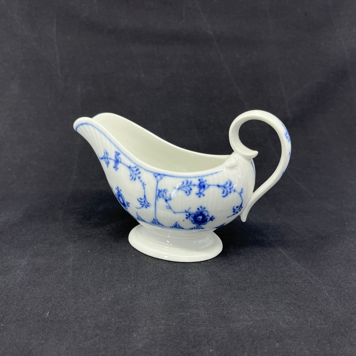 Blue Fluted Fluted Plain gravy boat 1/308, 2nd variety.