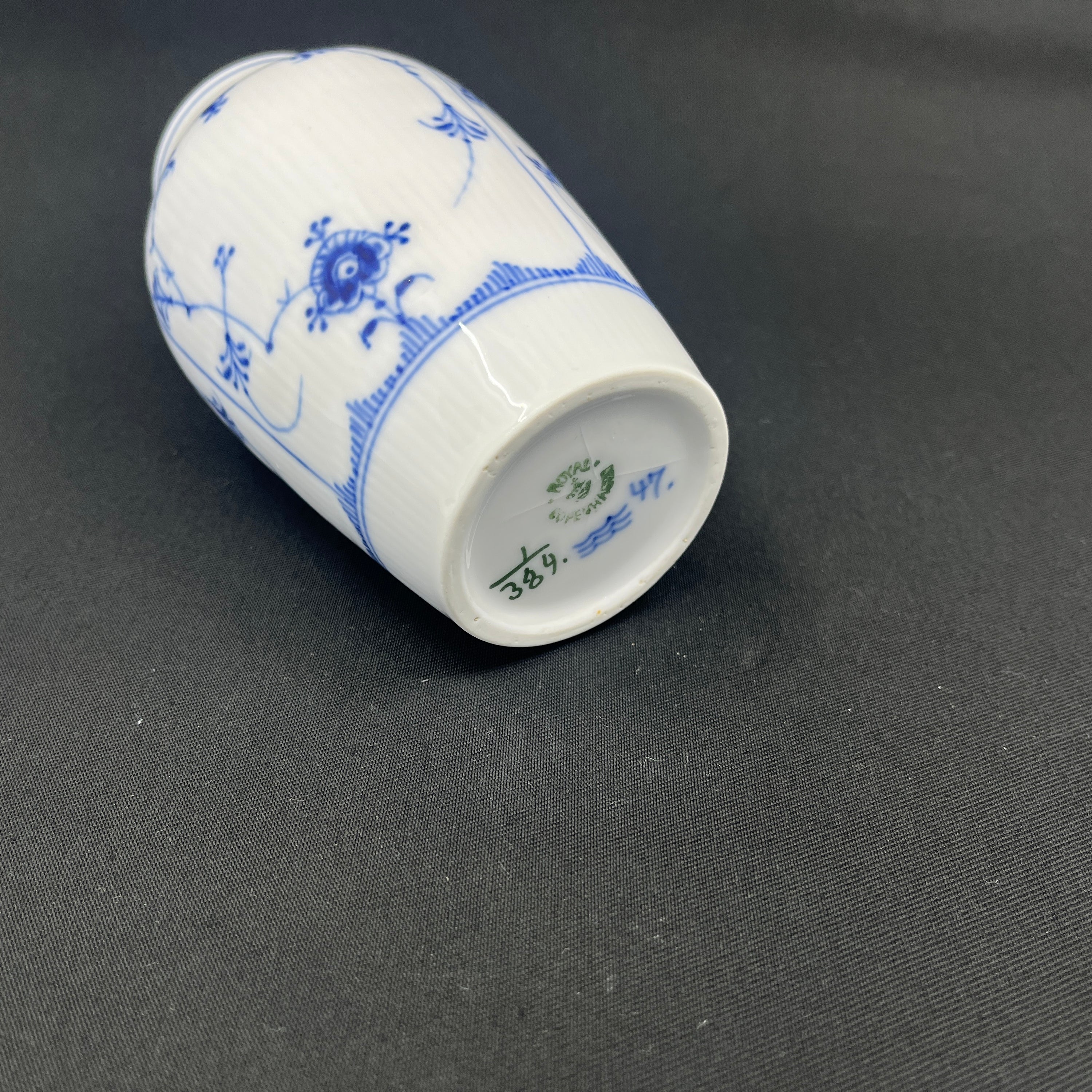 Sjælden Musselmalet Riflet vase