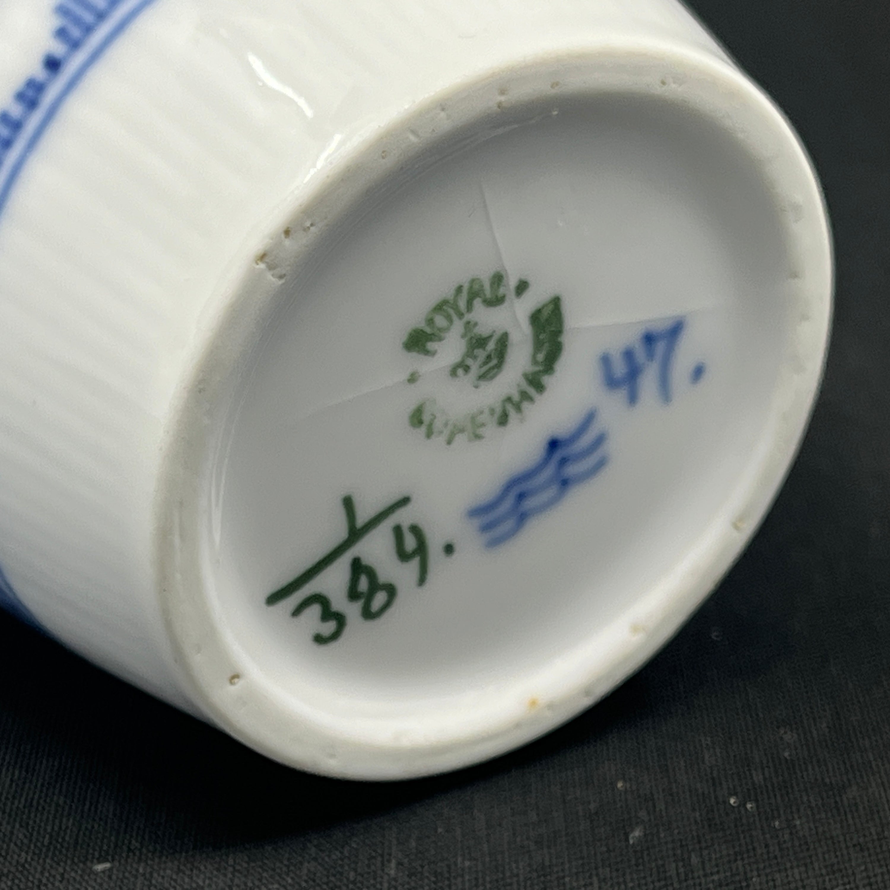 Sjælden Musselmalet Riflet vase