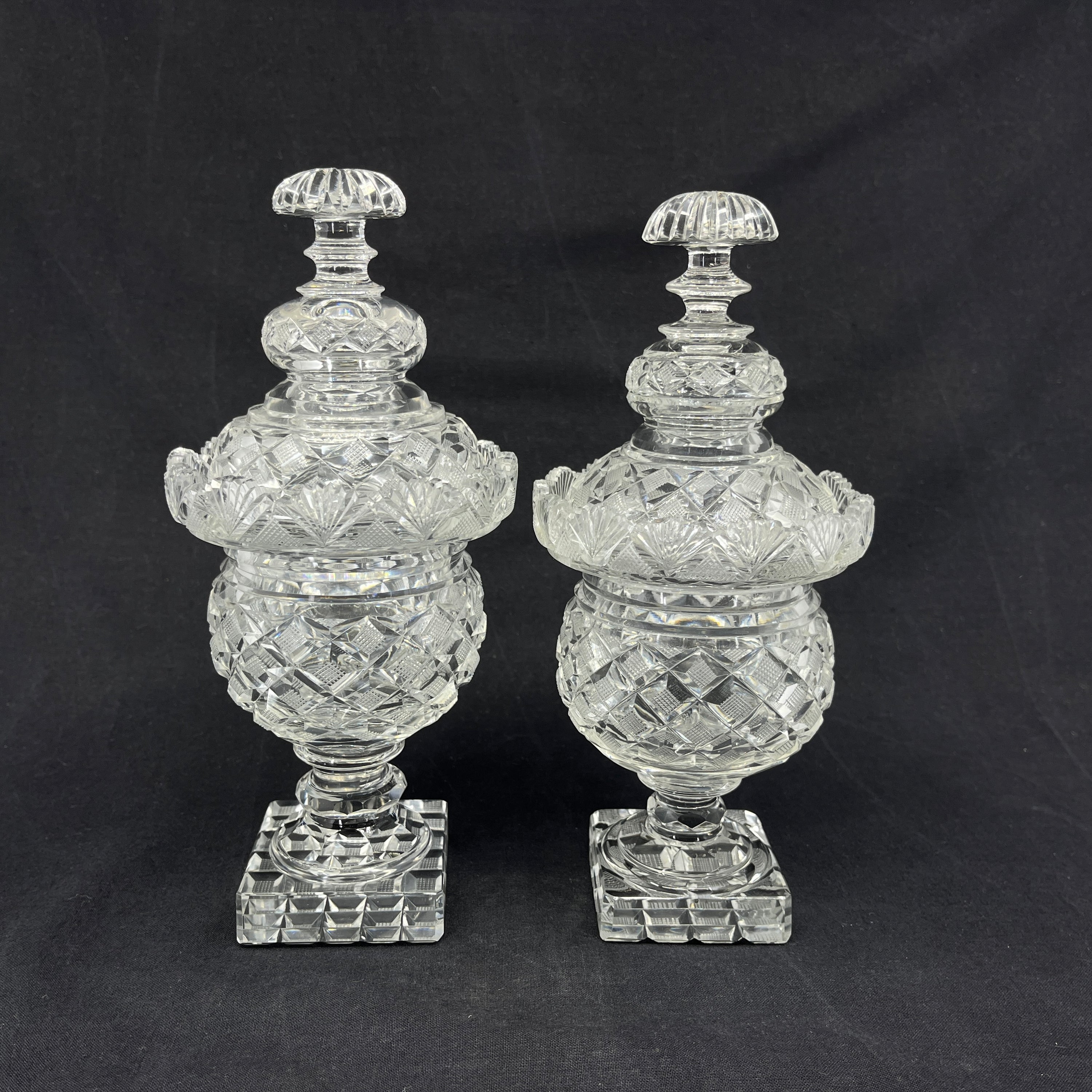 A pair of crystal bonbonnieres