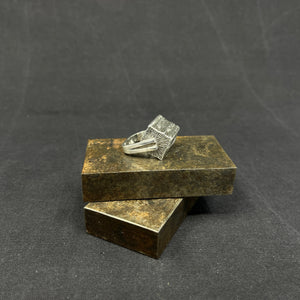 Moderne ring fra A. Michelsen