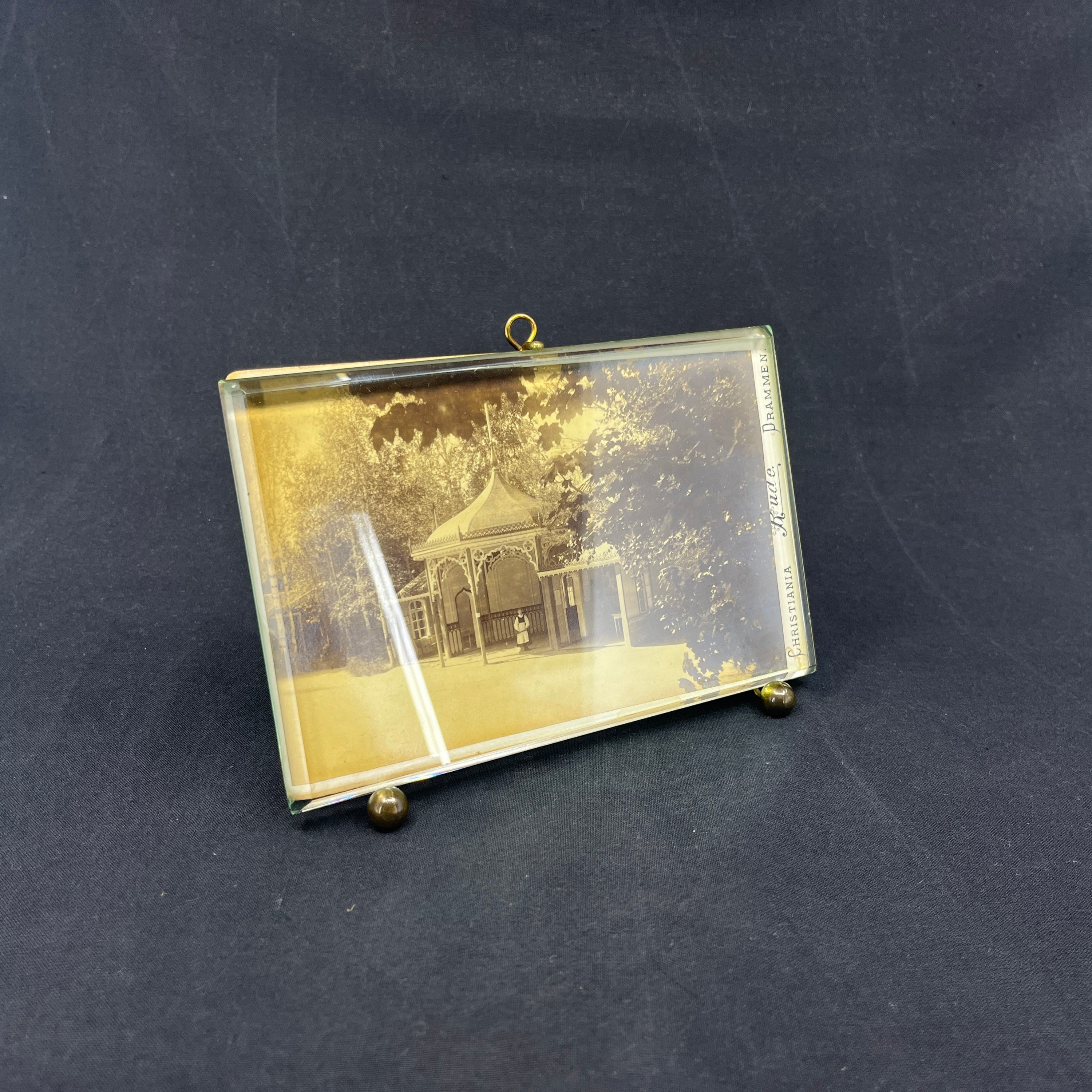 Changing frame from the 1920s