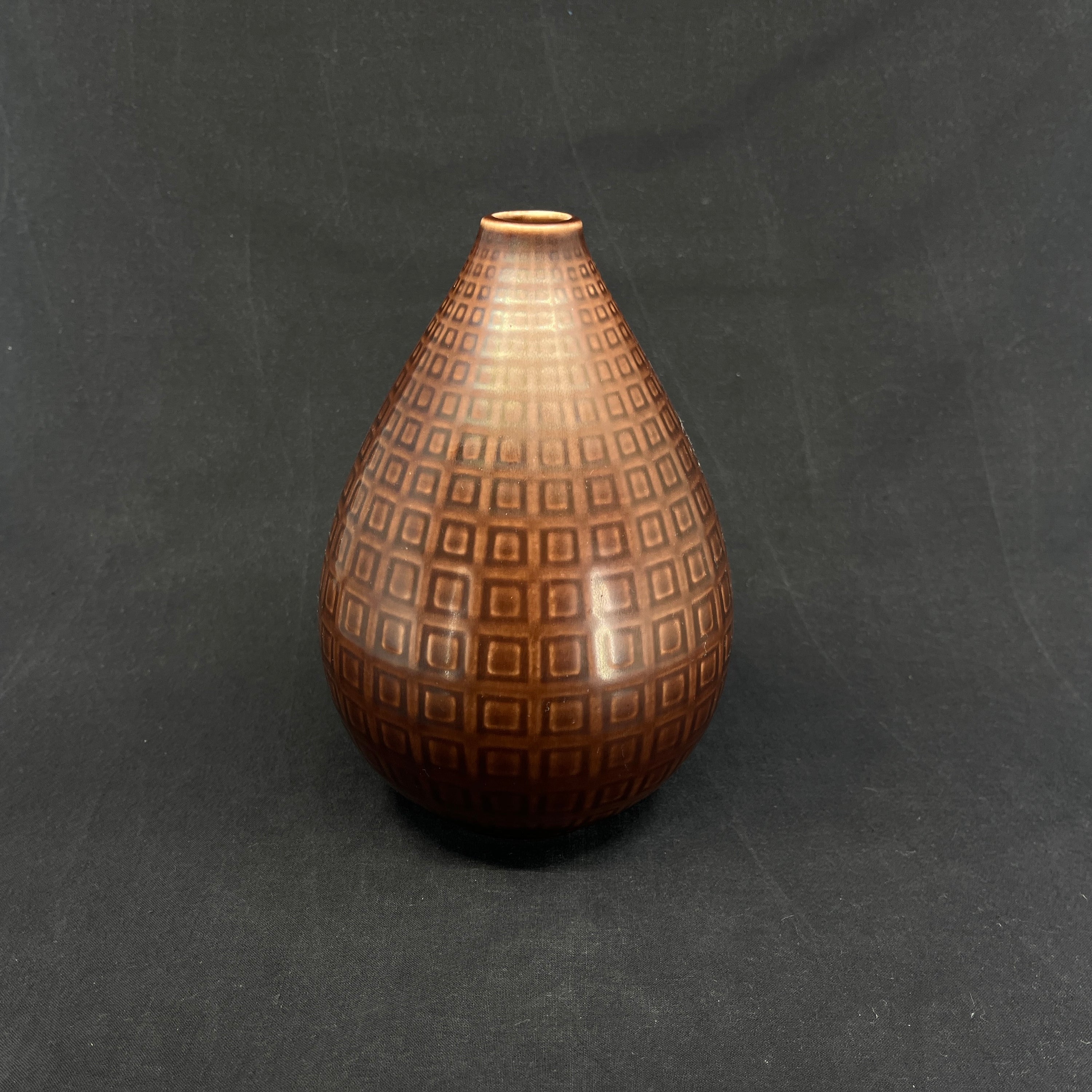 Bordeaux Marselis vase fra Aluminia, No. 2631.