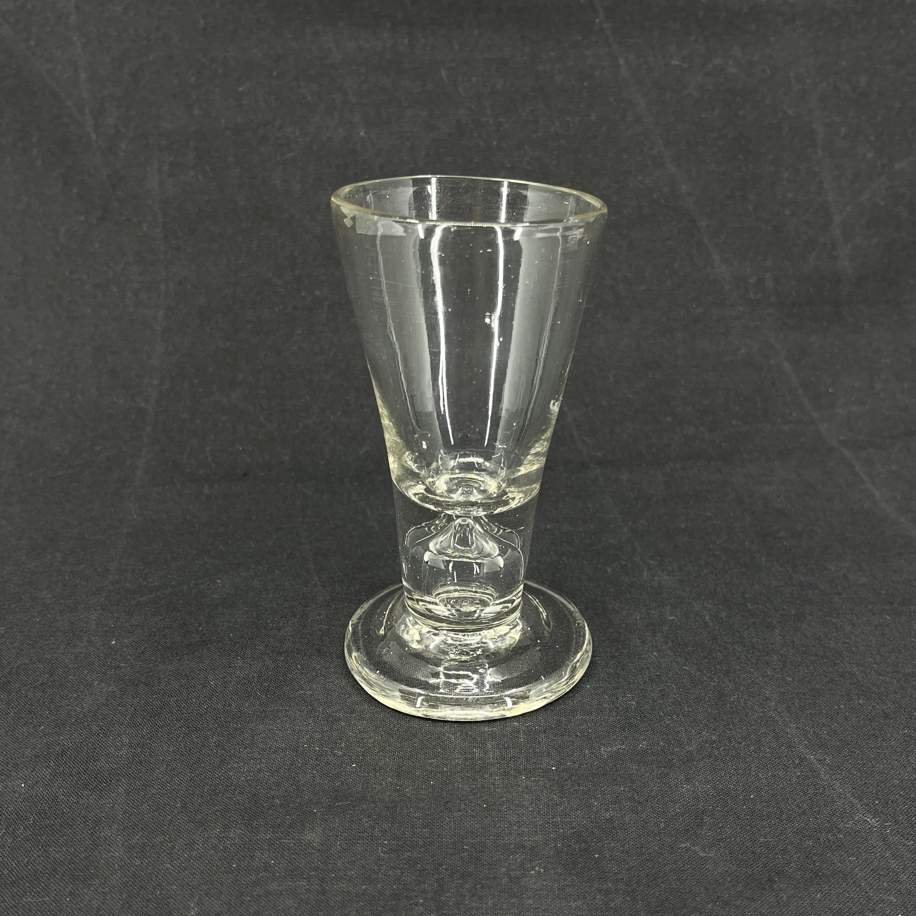 Masonic glass with air bead